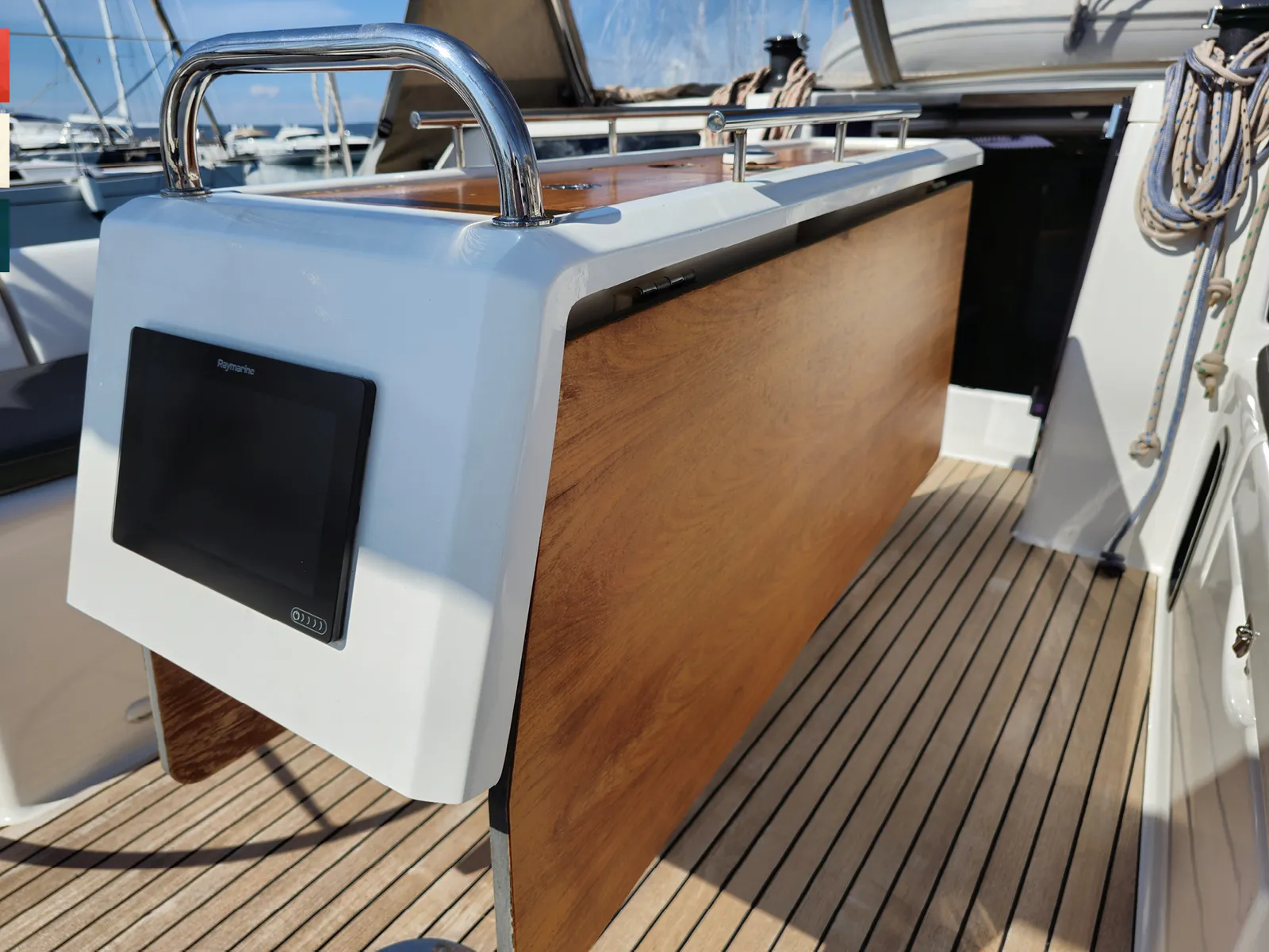 Dufour 390 Grand Large Nika — фотография яхты 25