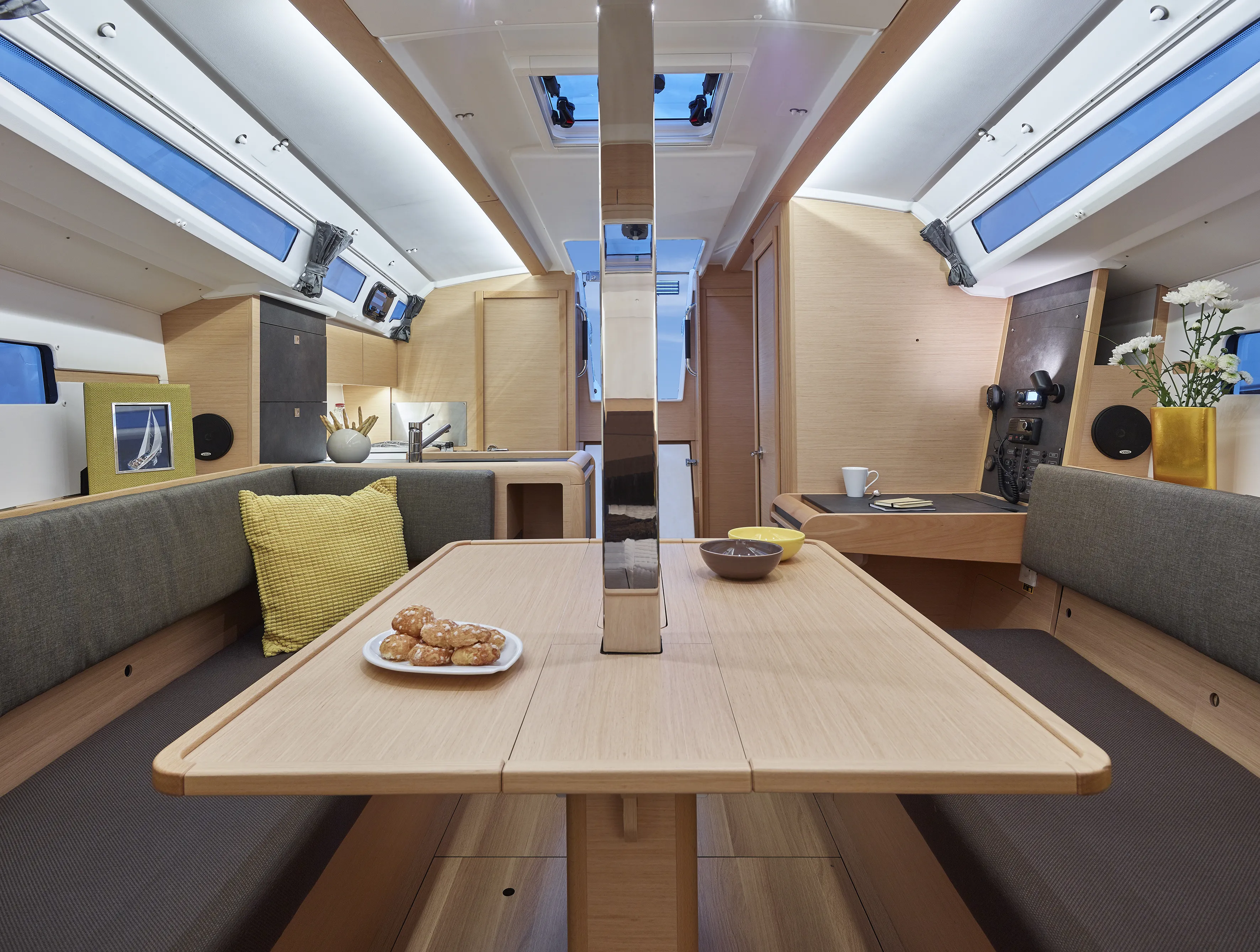 Sun Odyssey 349 Ana — фотография яхты 10