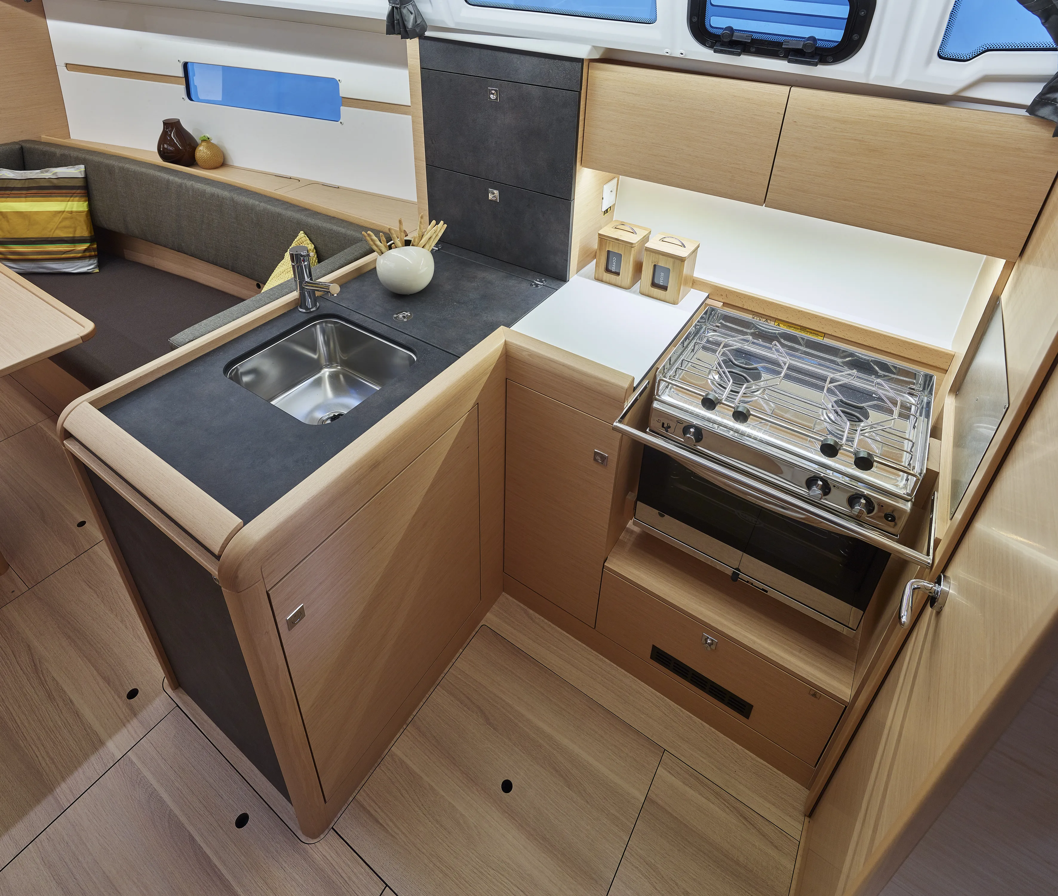 Sun Odyssey 349 Ana — фотография яхты 3