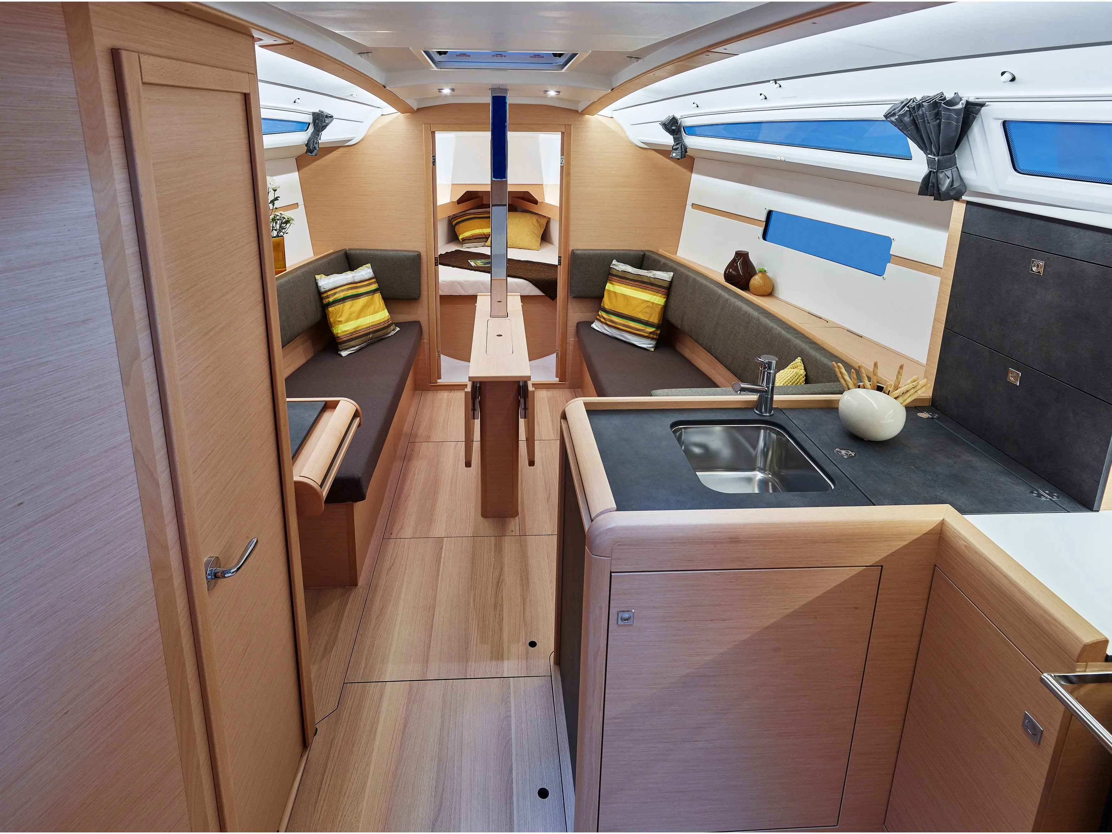 Sun Odyssey 349 Ana — фотография яхты 13