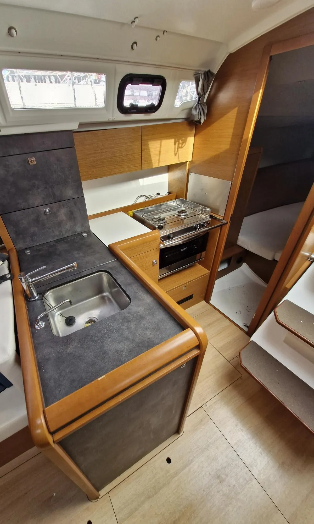 Sun Odyssey 349 Ana — фотография яхты 12