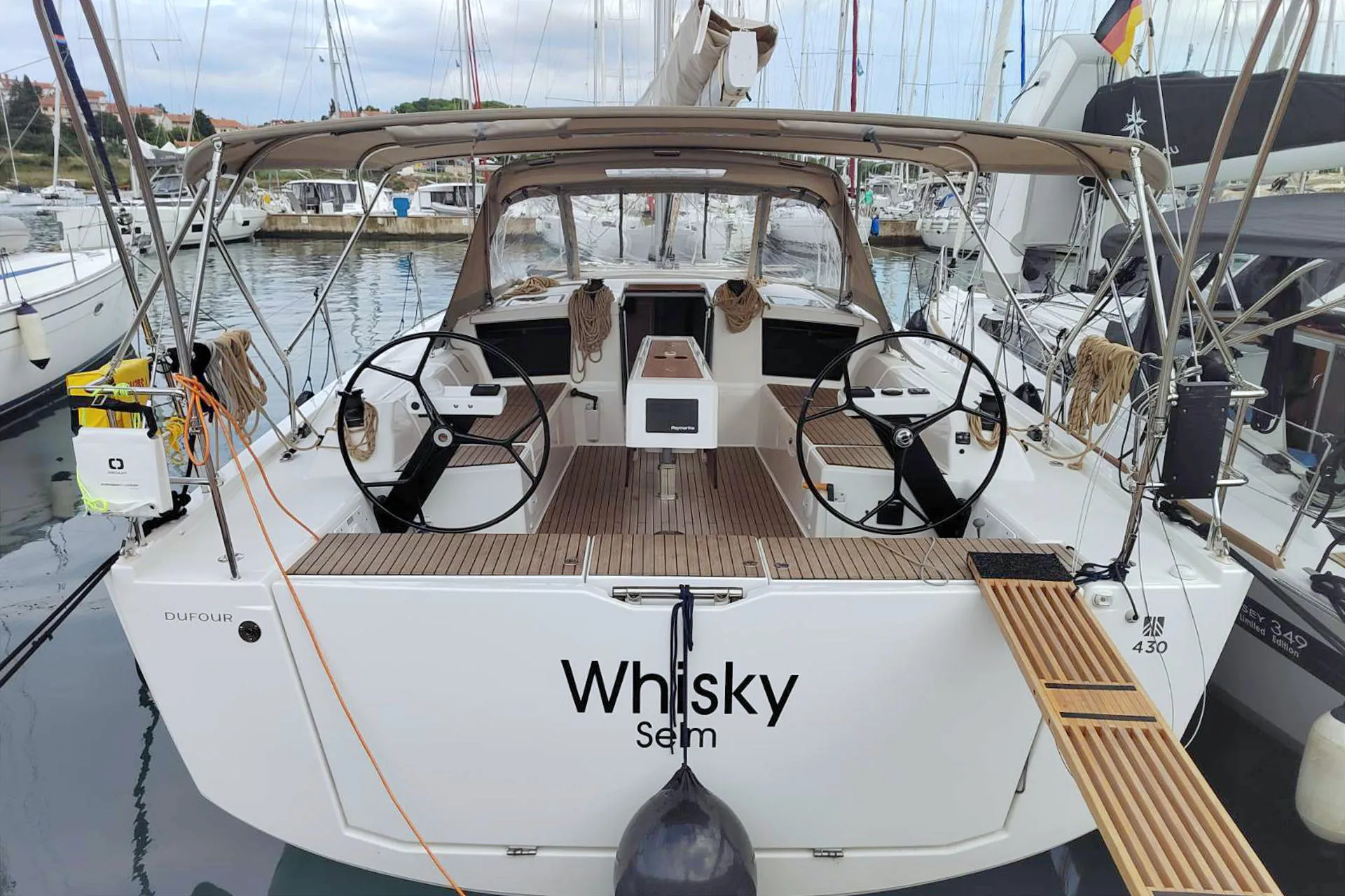 Dufour 430 WHISKY — фотография яхты 16