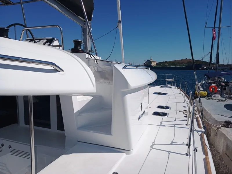 Lagoon 450 Fly Golden Dream — фотография яхты 9