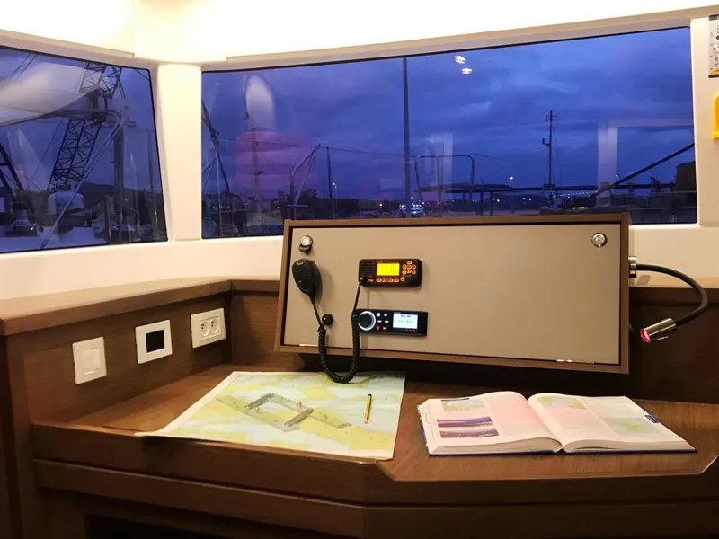 Lagoon 450 Fly Golden Dream — фотография яхты 10