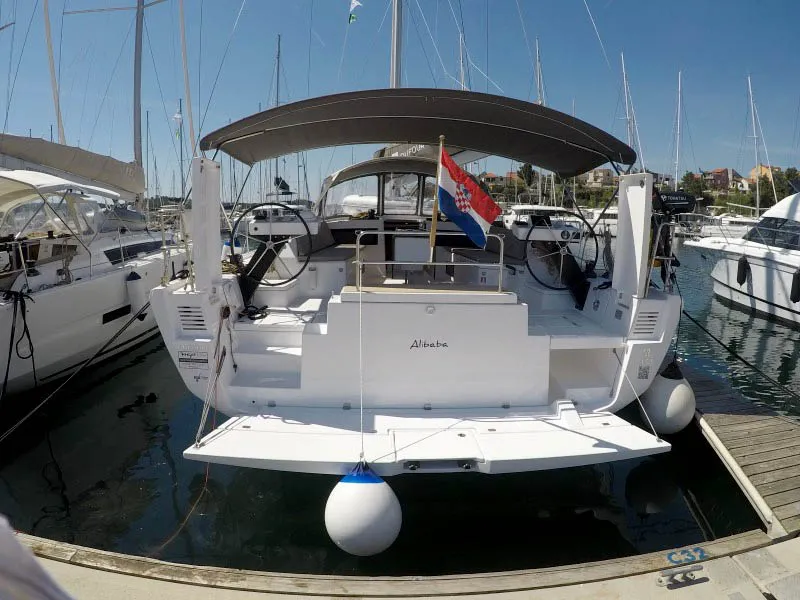 Dufour 470 Alibaba — yacht photo 8
