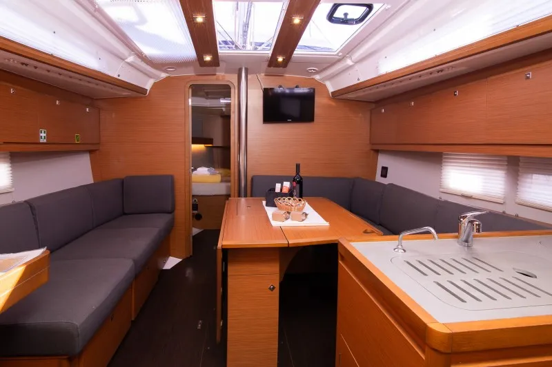 Dufour 390 Grand Large Barone — yacht photo 9