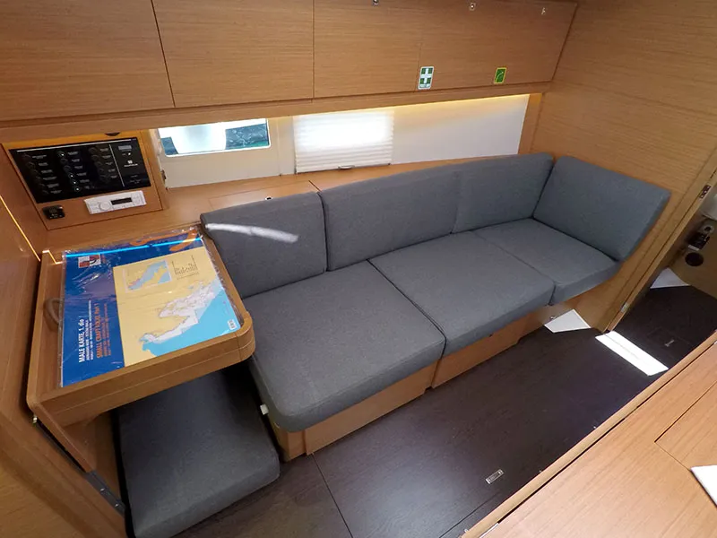 Dufour 390 Grand Large Barone — yacht photo 11