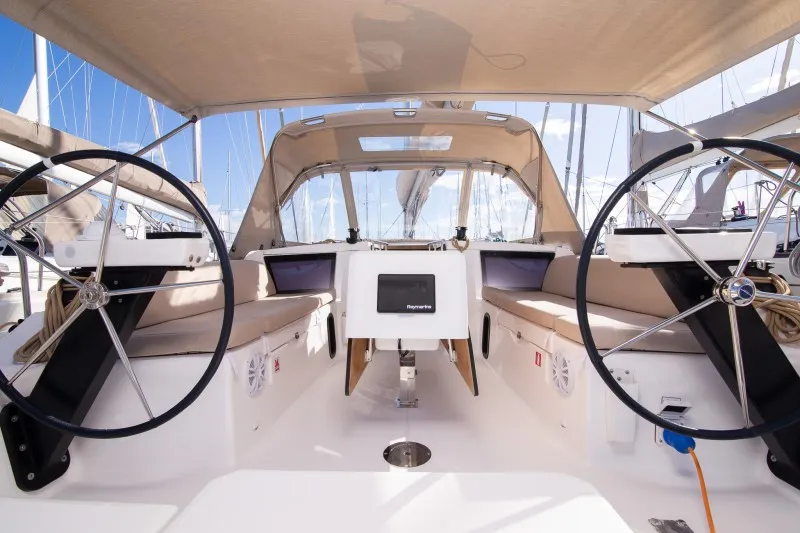 Dufour 390 Grand Large Barone — yacht photo 27