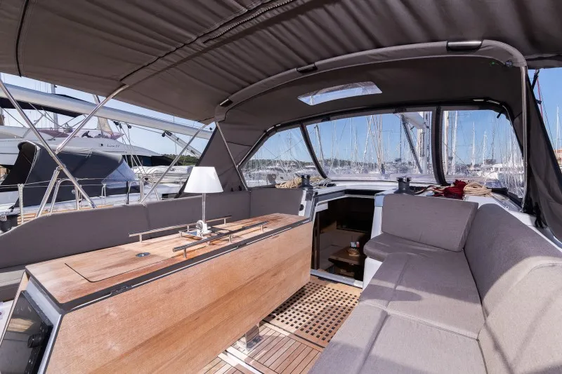 Dufour 530 Vita — yacht photo 17