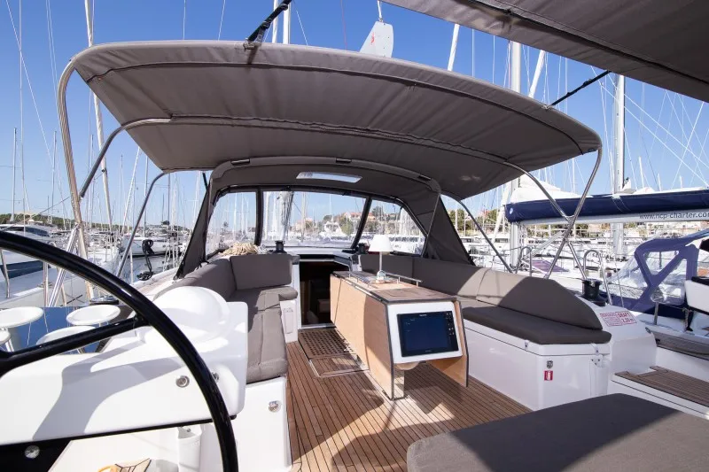 Dufour 530 Vita — yacht photo 15