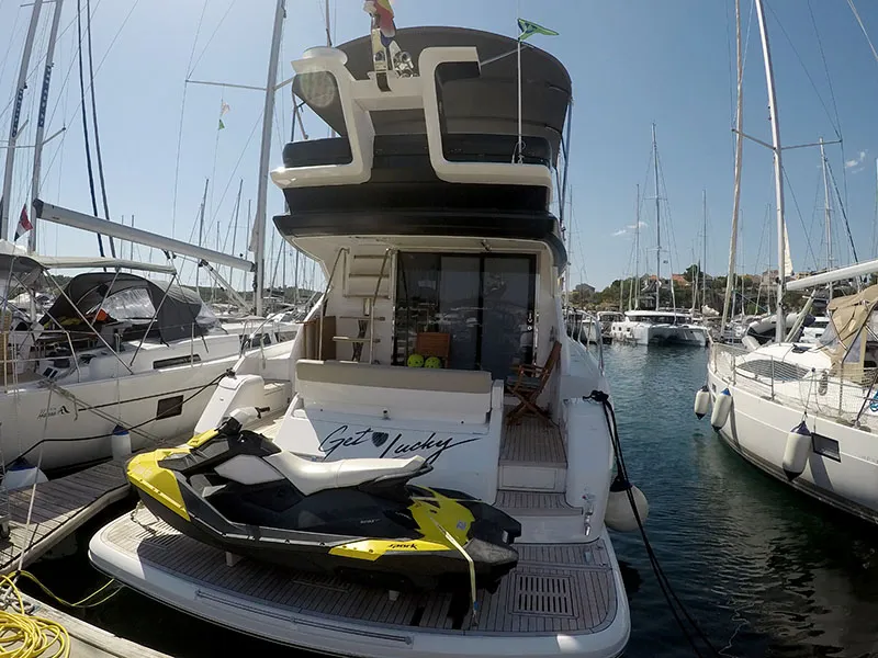 Fairline Squadron 50 Get Lucky — yacht photo 20