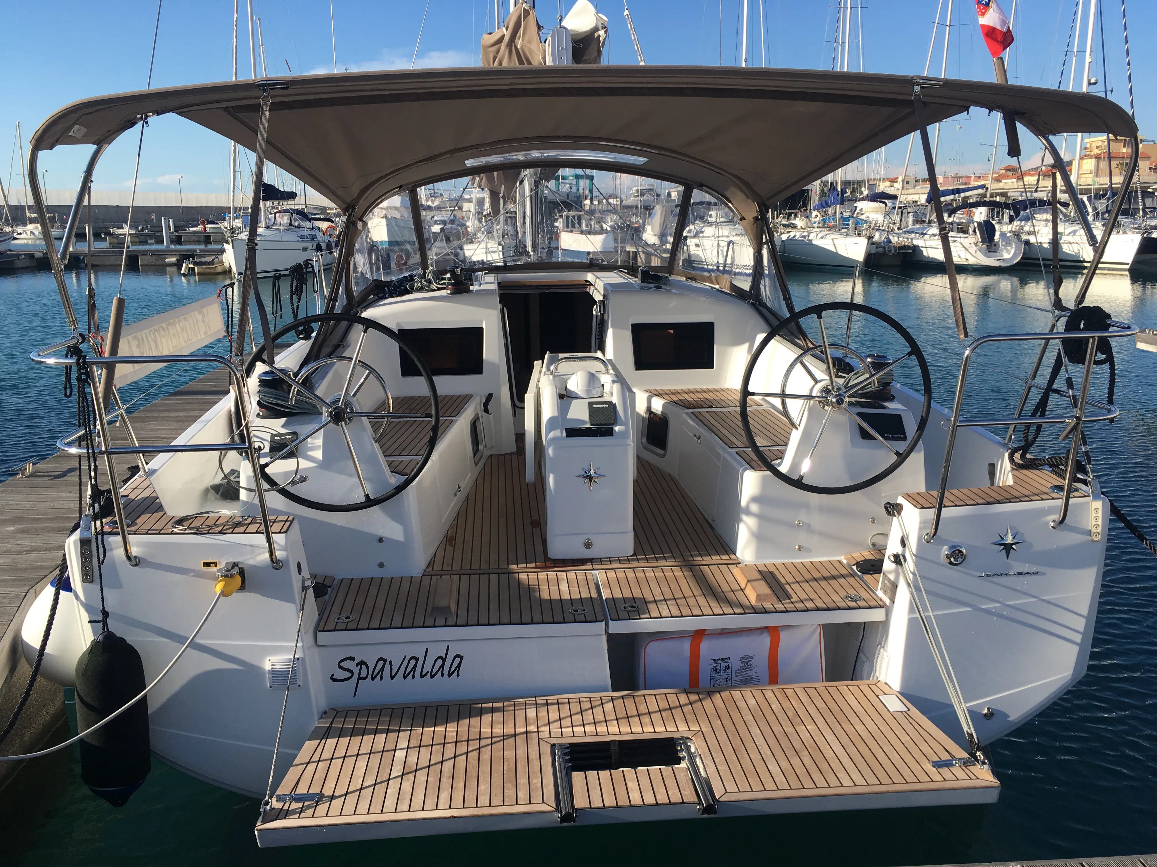 Sun Odyssey 410 Spavalda — Yachtfoto 1