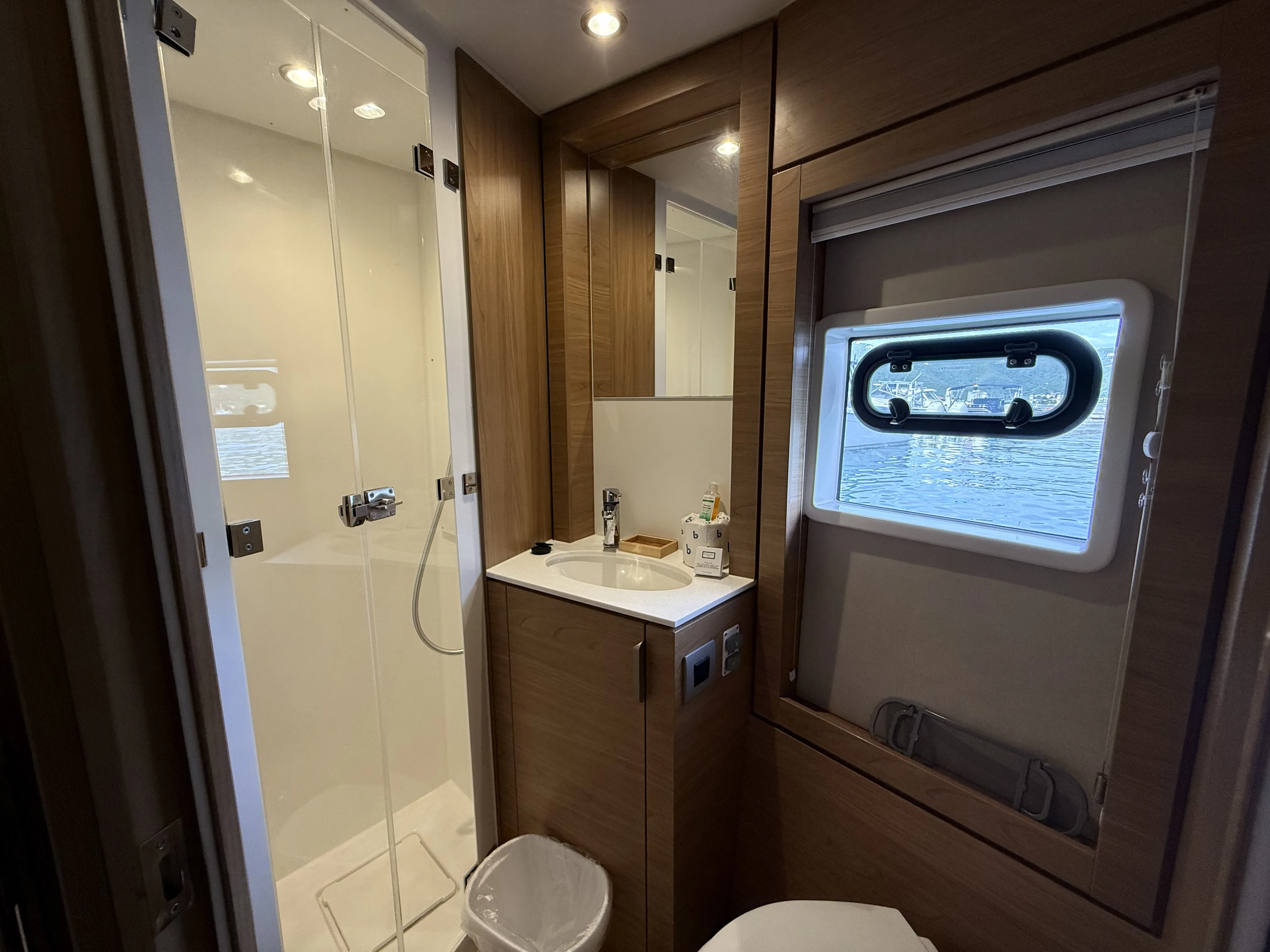 Bali 4.4 Nanann — foto dello yacht n. 28