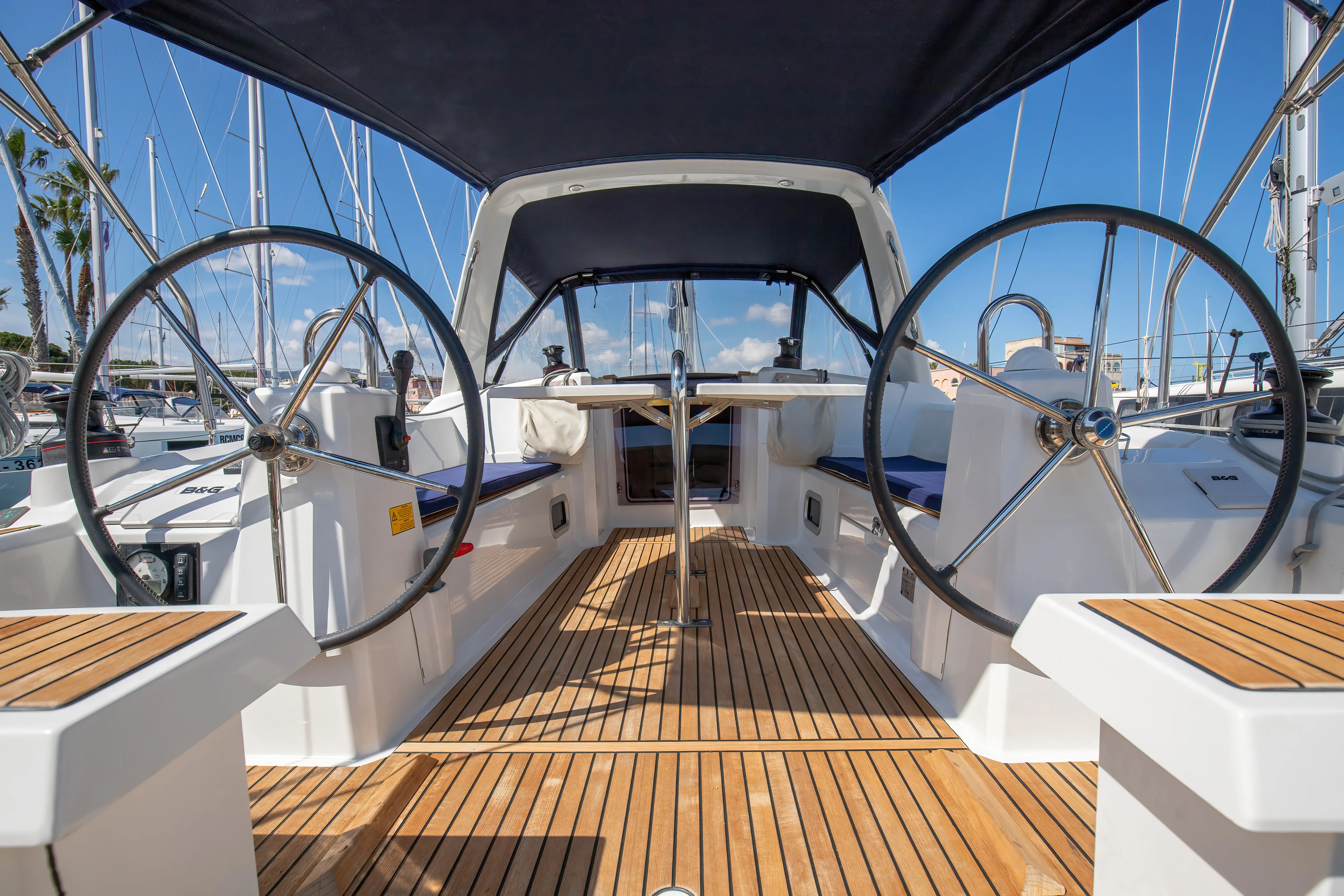 Oceanis 35.1 Levante - Standard line — фотография яхты 13