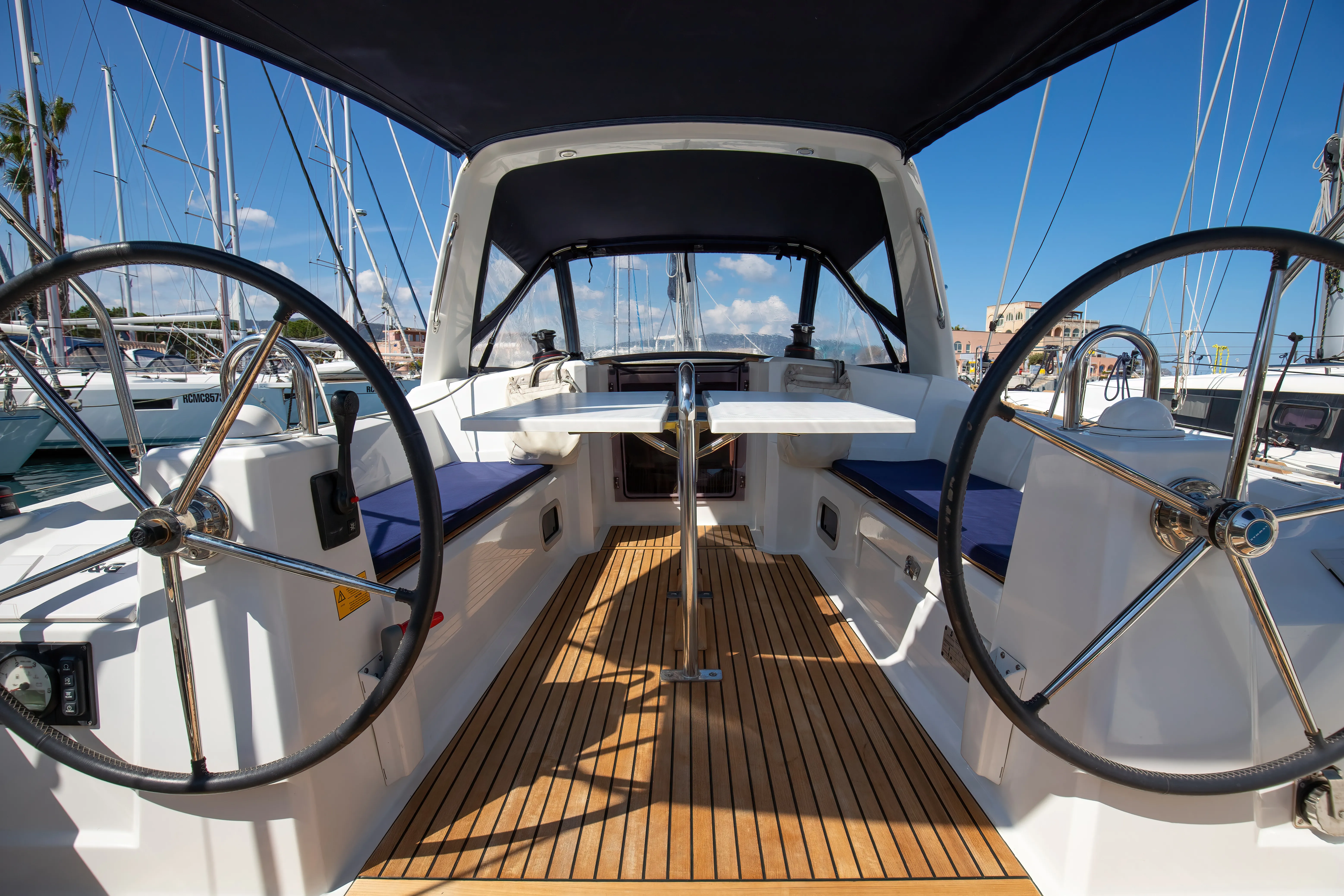 Oceanis 35.1 Levante - Standard line — фотография яхты 12