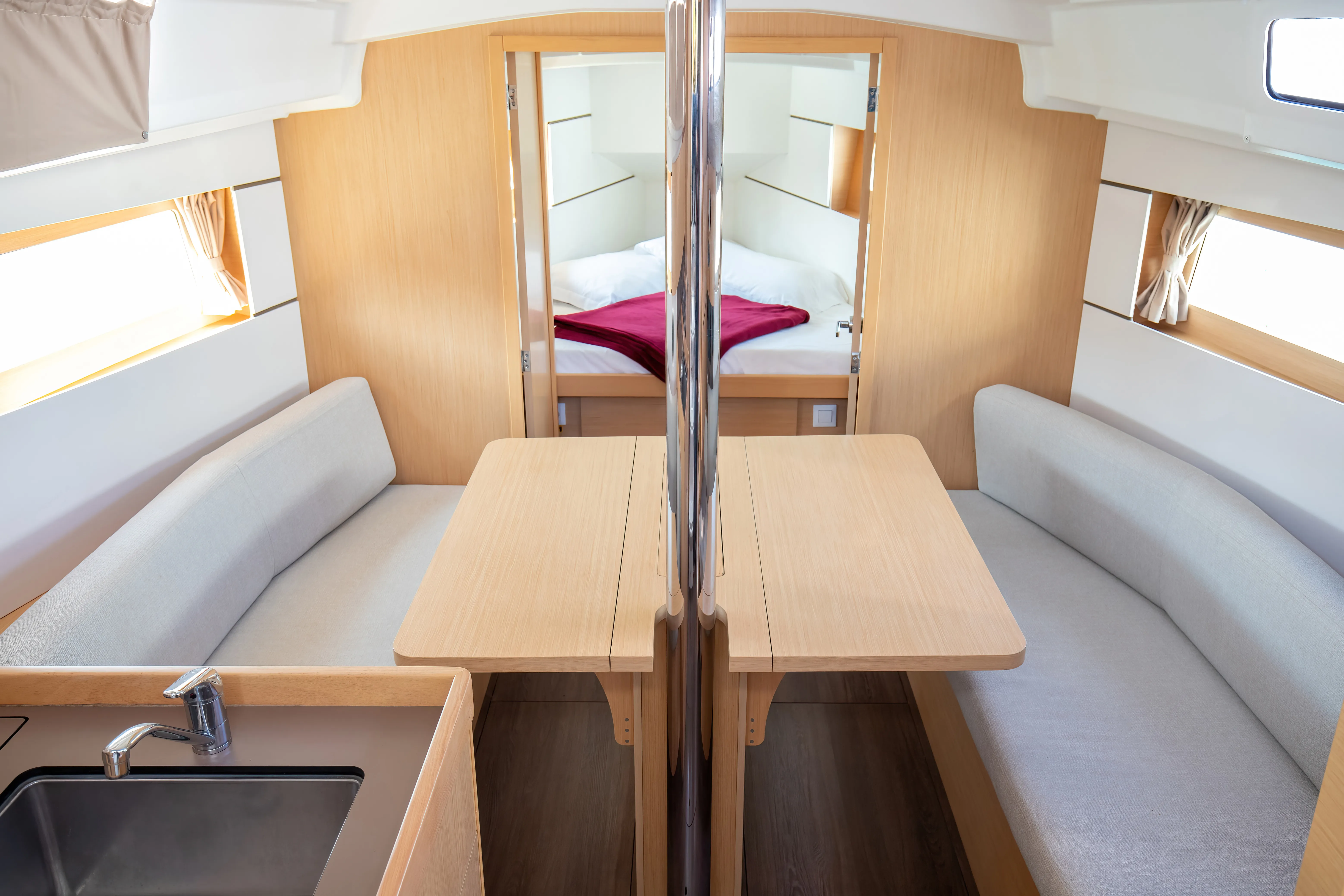 Oceanis 35.1 Levante - Standard line — фотография яхты 7