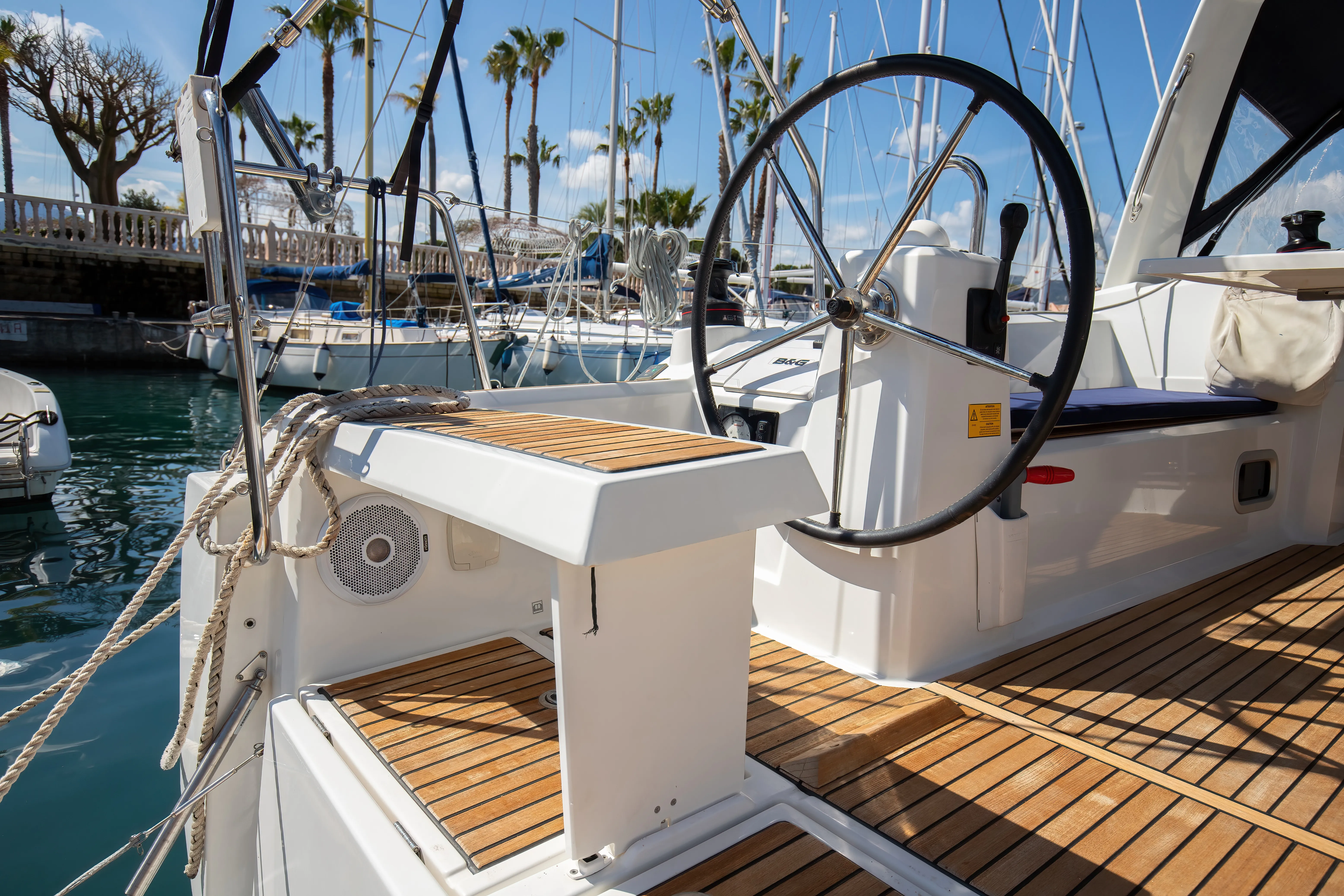 Oceanis 35.1 Levante - Standard line — фотография яхты 15
