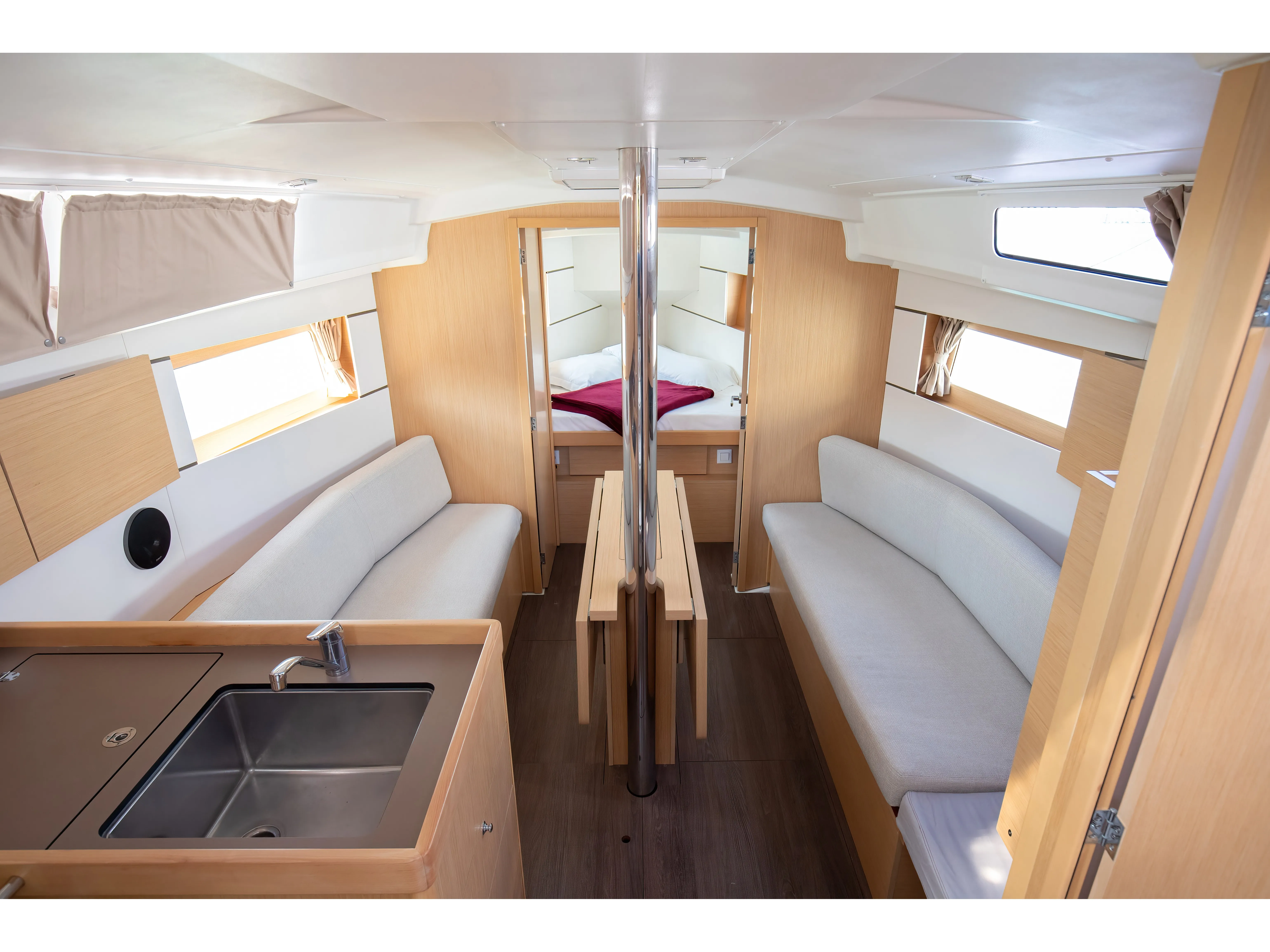 Oceanis 35.1 Levante - Standard line — фотография яхты 4