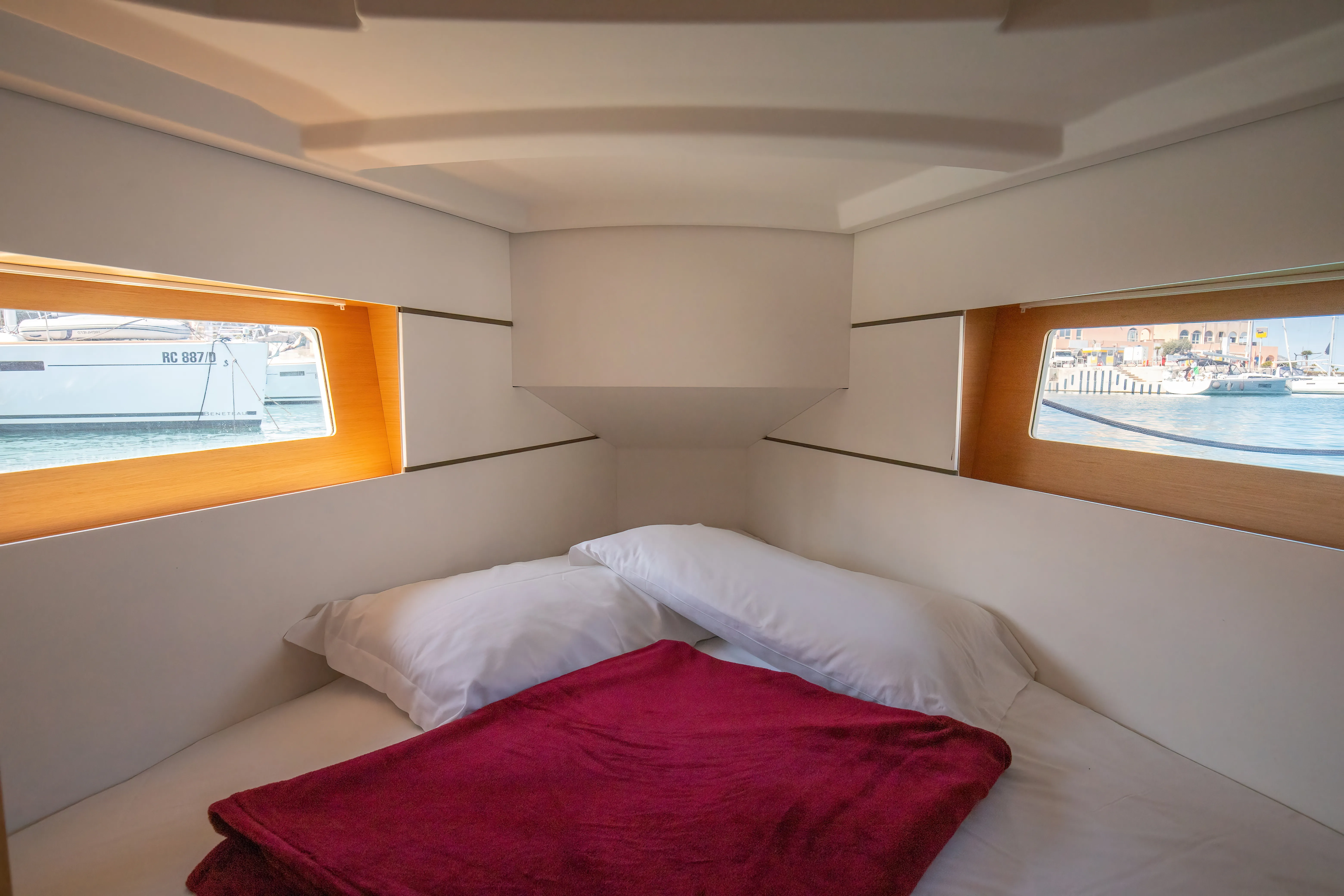 Oceanis 35.1 Levante - Standard line — фотография яхты 22