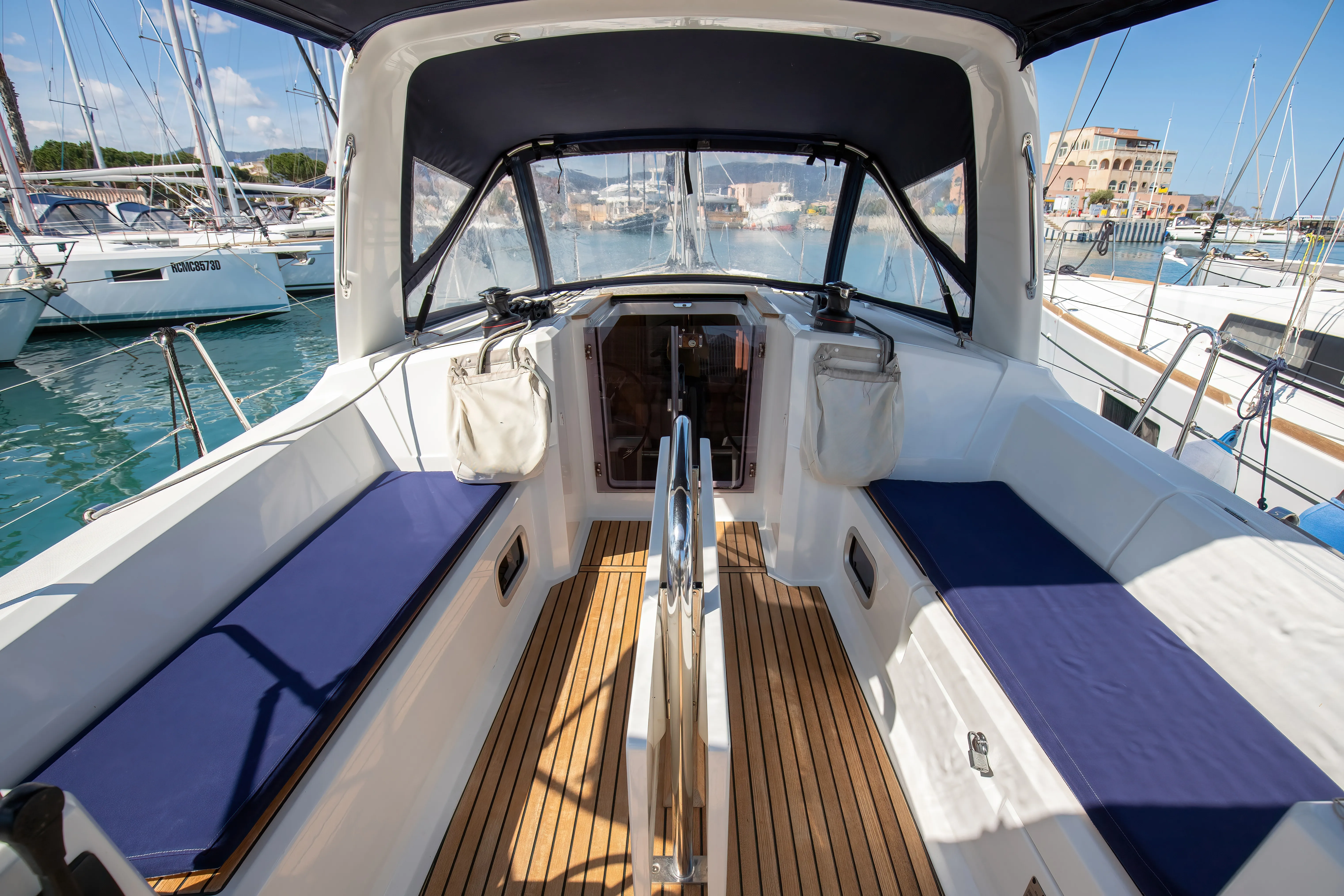 Oceanis 35.1 Levante - Standard line — фотография яхты 17