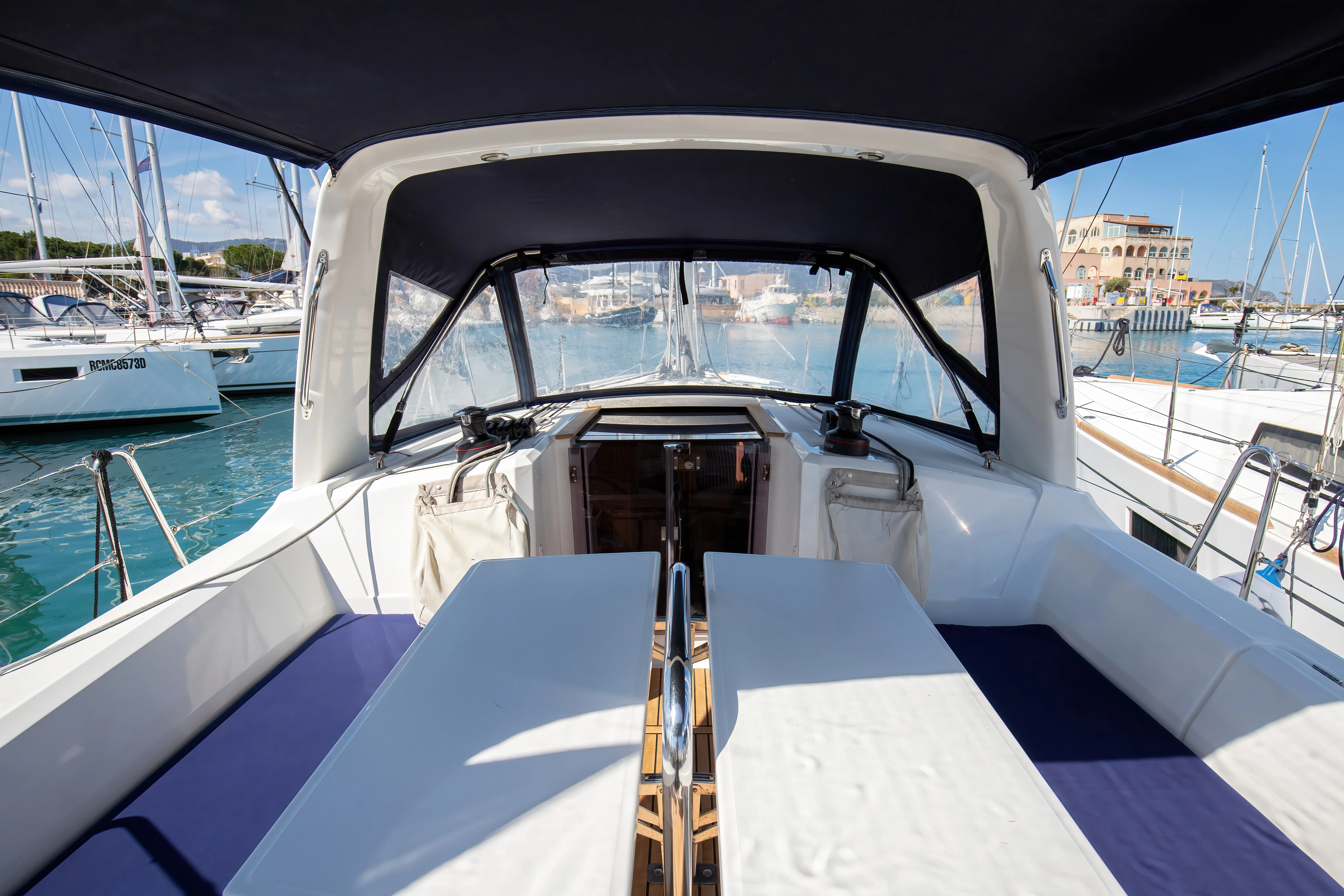 Oceanis 35.1 Levante - Standard line — фотография яхты 21