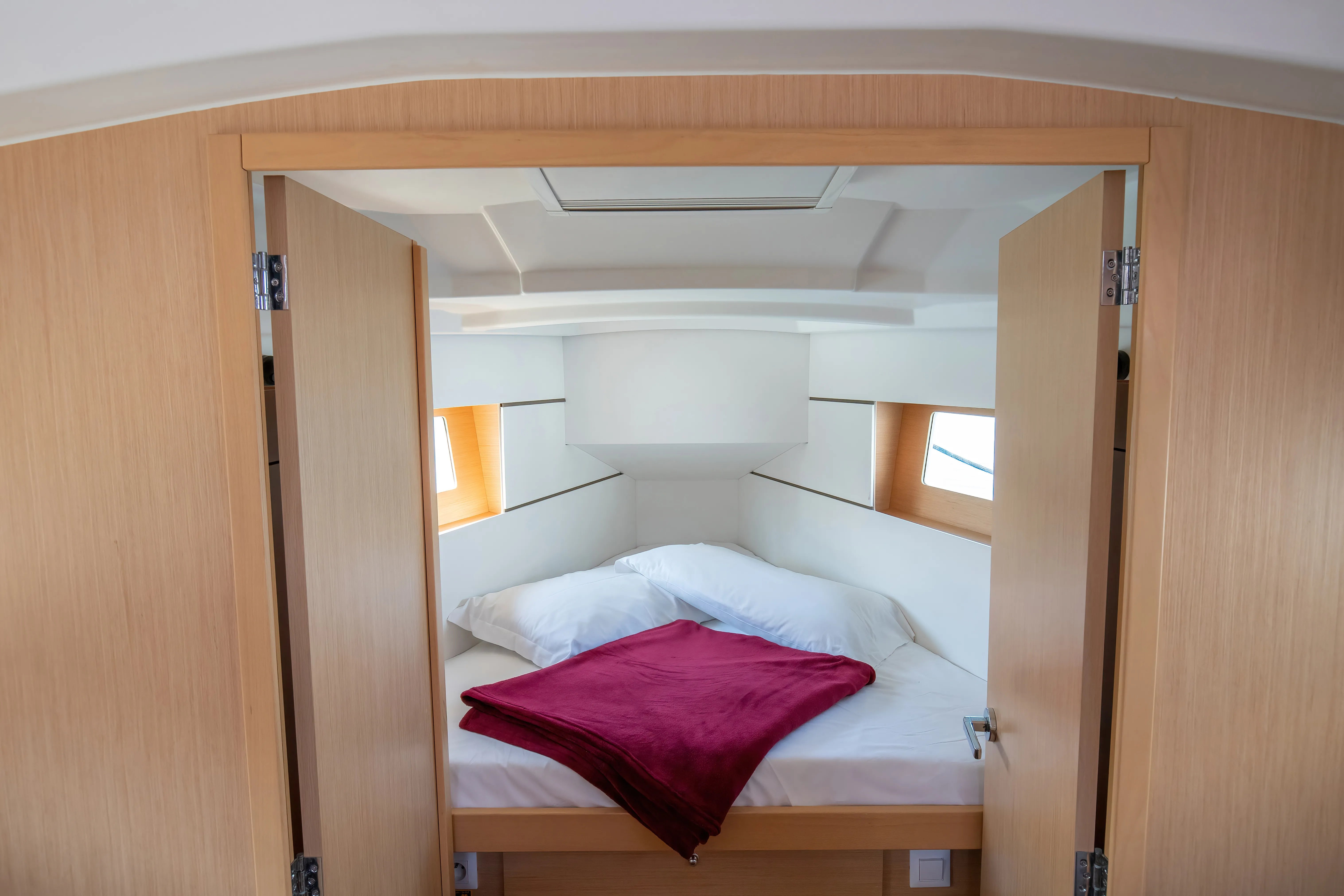 Oceanis 35.1 Levante - Standard line — фотография яхты 24