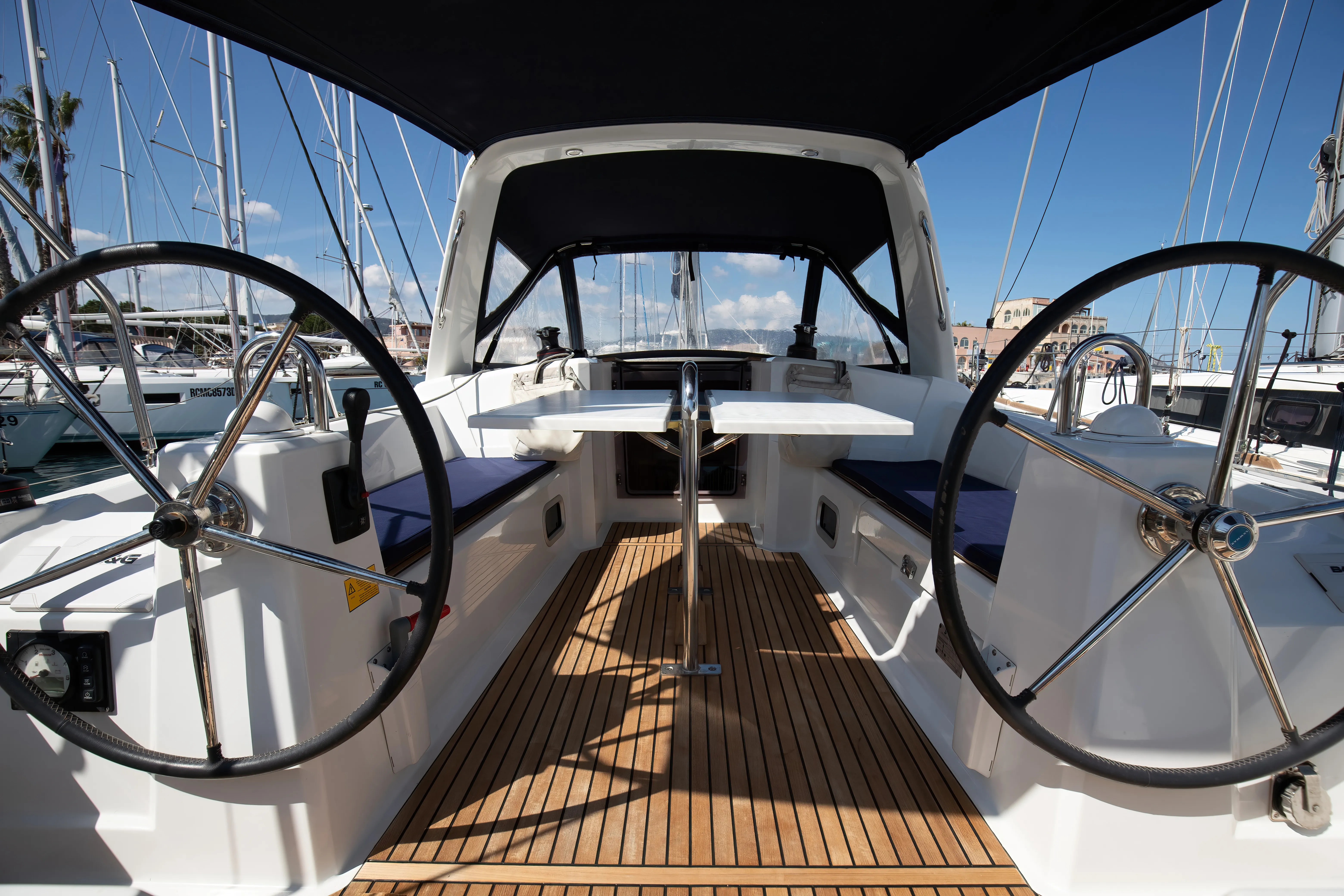 Oceanis 35.1 Levante - Standard line — фотография яхты 20