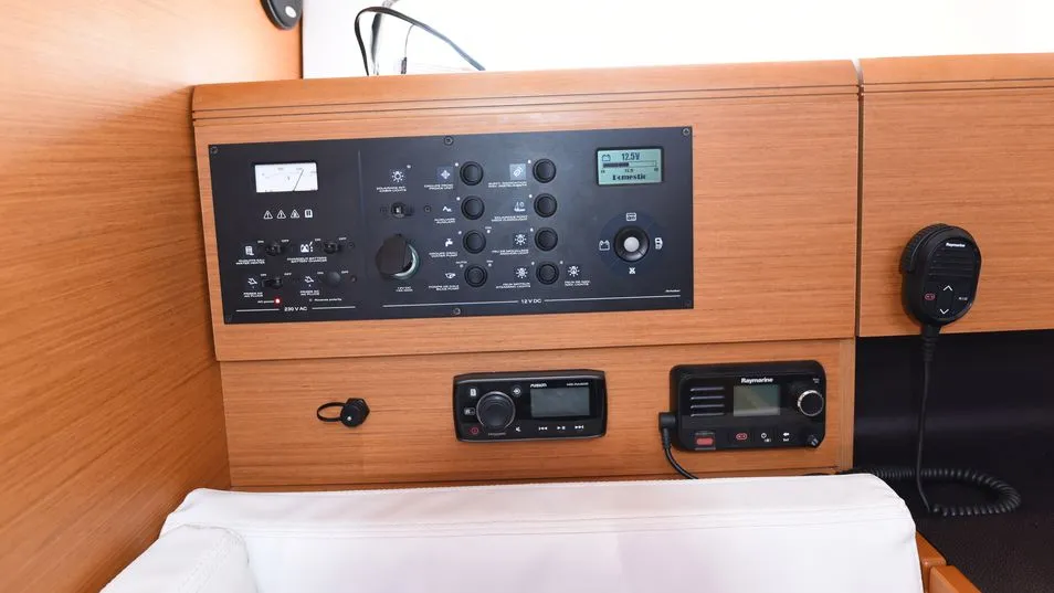 Sun Odyssey 419 Eulimene — фотография яхты 9