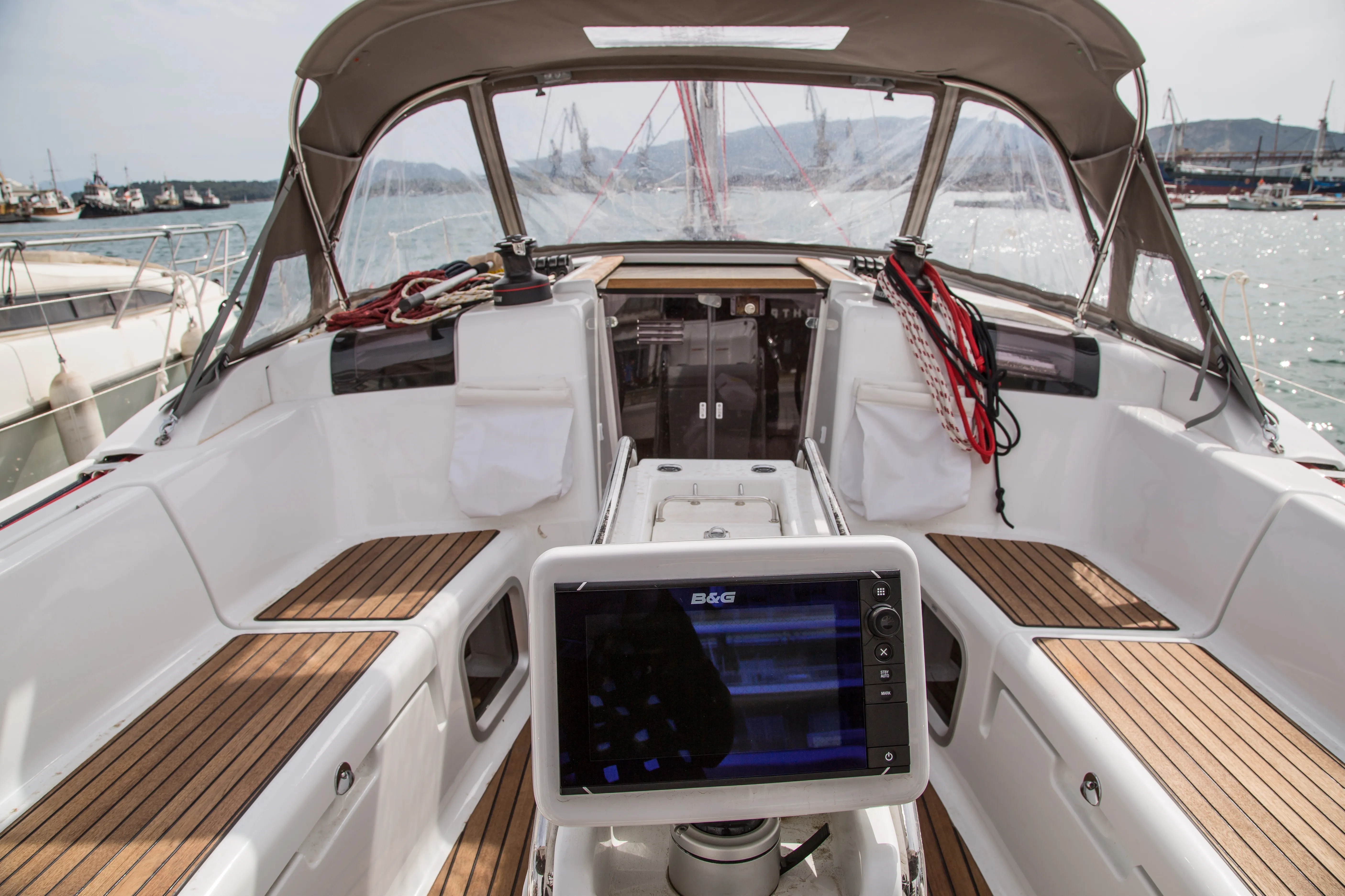 Sun Odyssey 419 Eulimene — фотография яхты 6