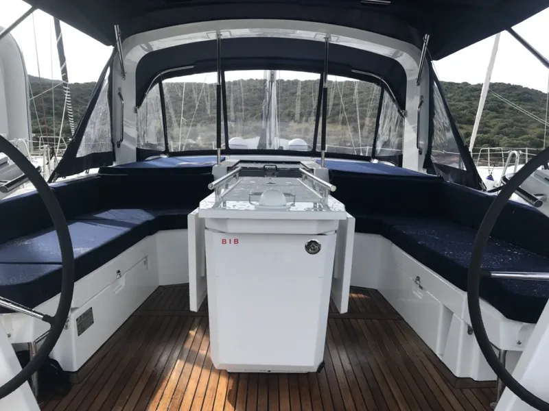 Oceanis 46.1 Becrux — фотография яхты 4