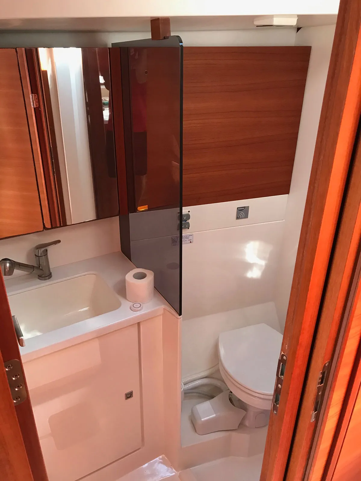 More 55 ATHENE — yacht photo 10