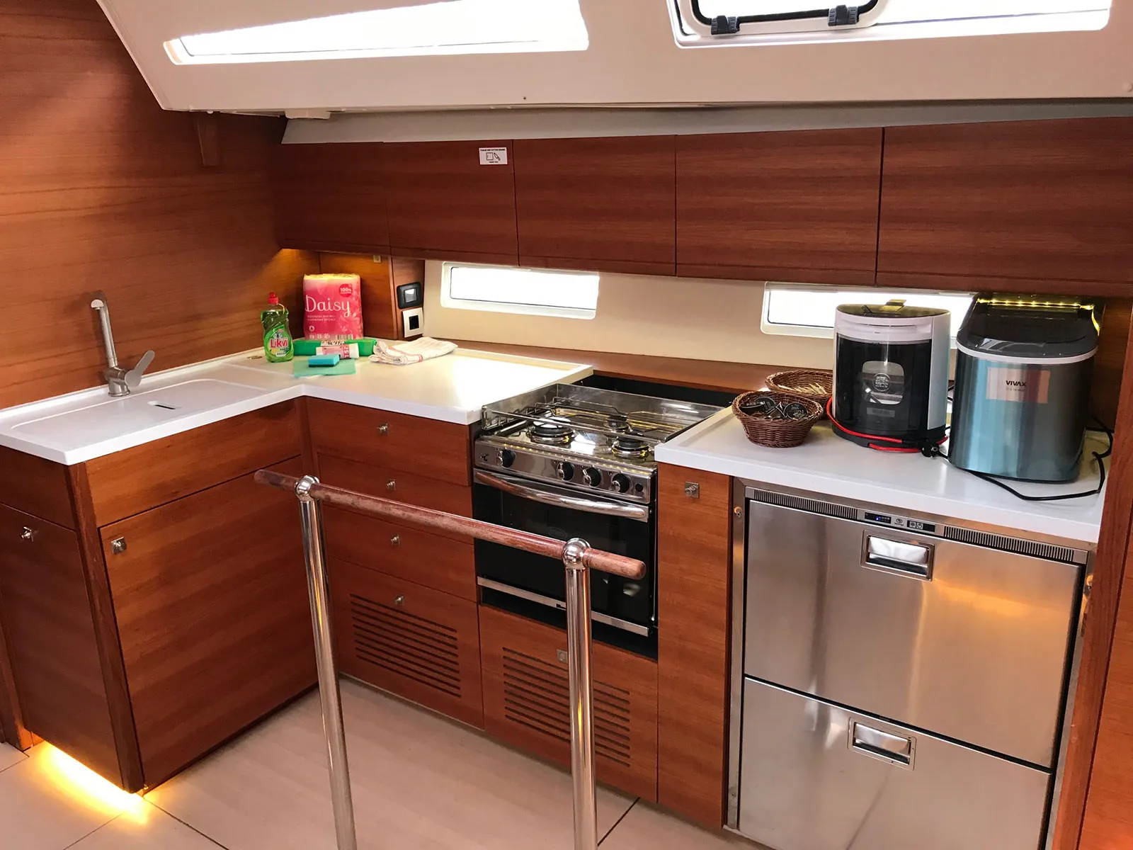 More 55 ATHENE — yacht photo 4