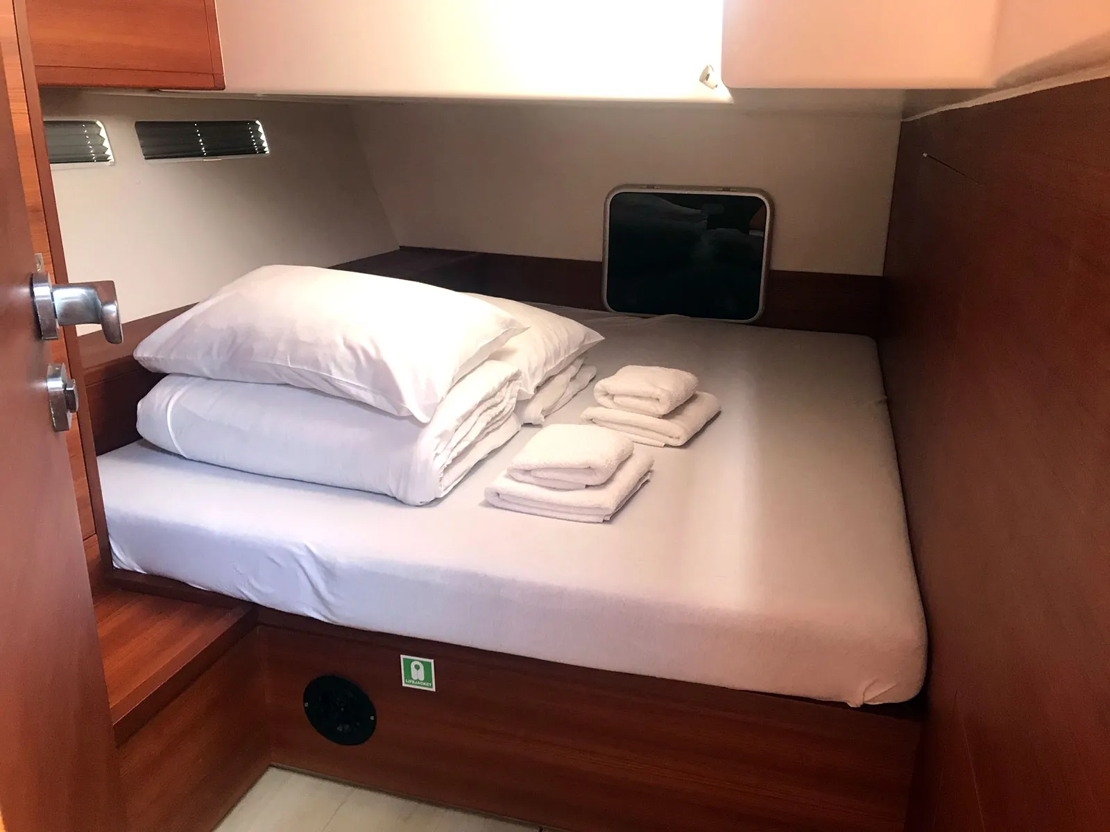 More 55 MORE AMORE — yacht photo 5