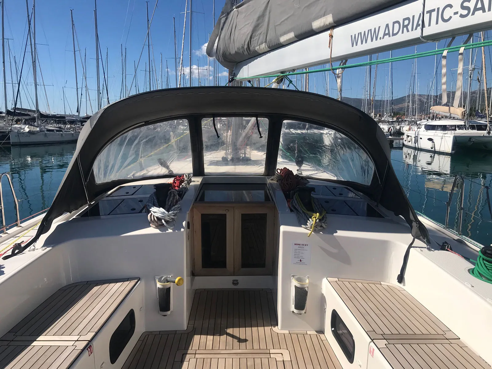 More 55 MORE AMORE — yacht photo 6