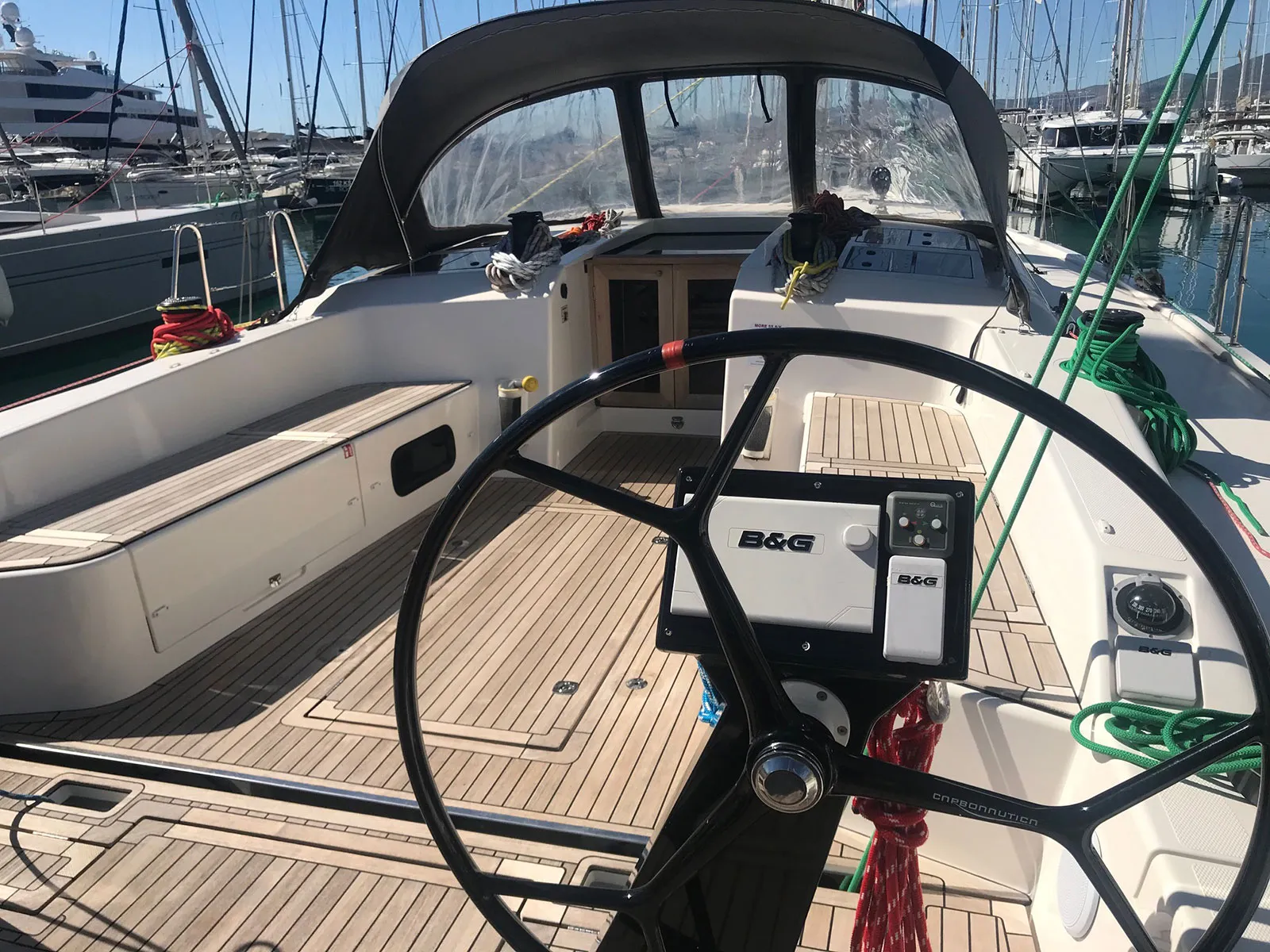 More 55 MORE AMORE — yacht photo 2