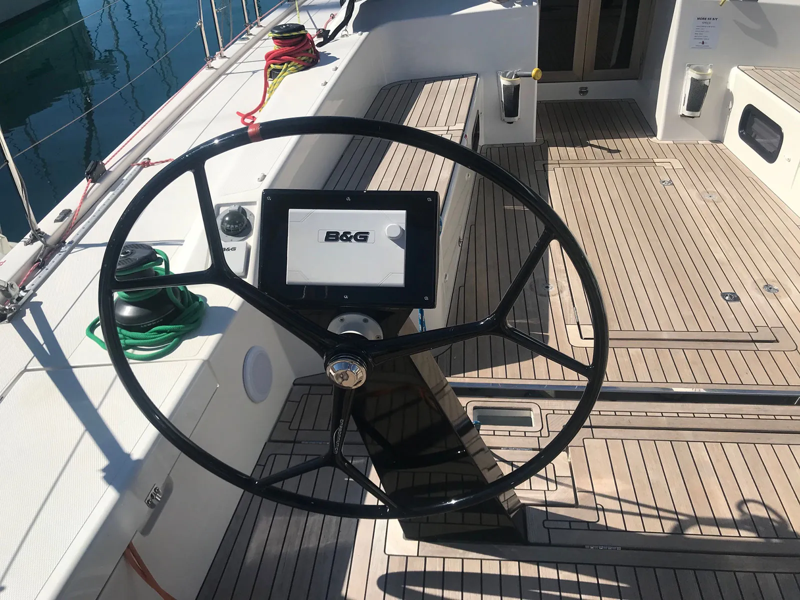 More 55 MORE AMORE — yacht photo 11