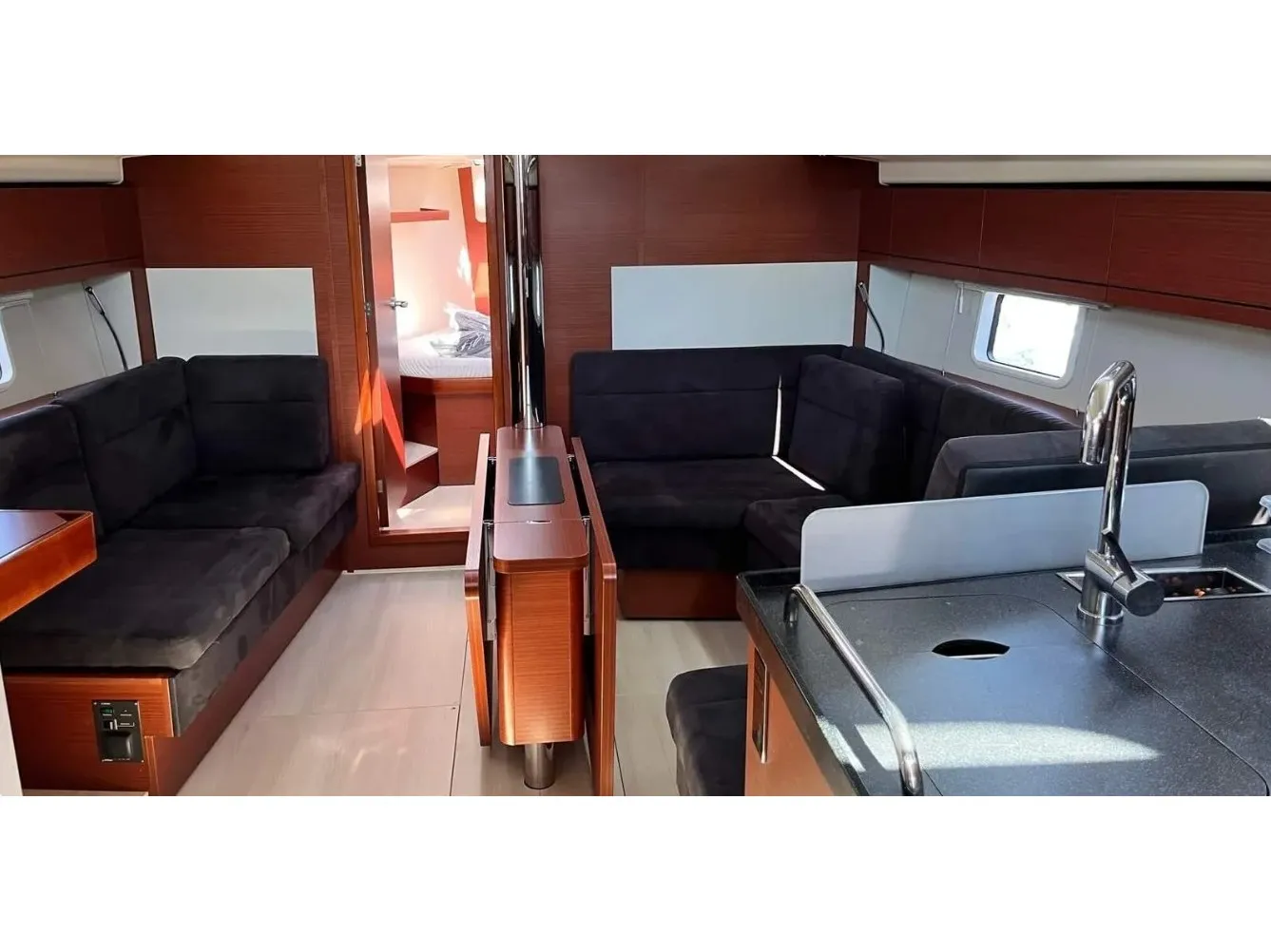 Hanse 418 Shrimp — yacht photo 2