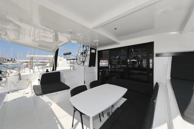 Lagoon 42 ROYAL SALUTE — yachtbillede 2