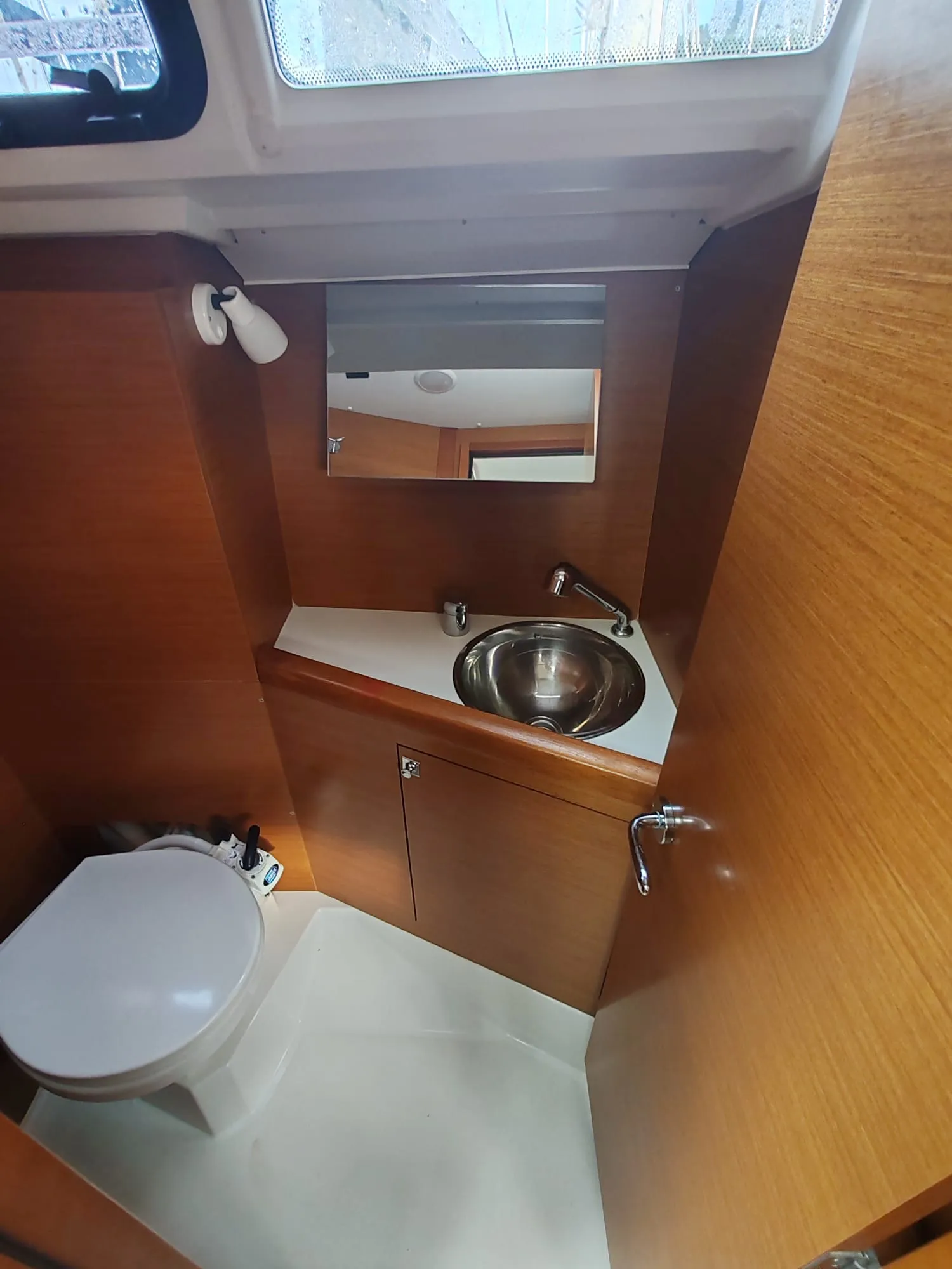 Sun Odyssey 349 Diddley — снимка на яхтата 2