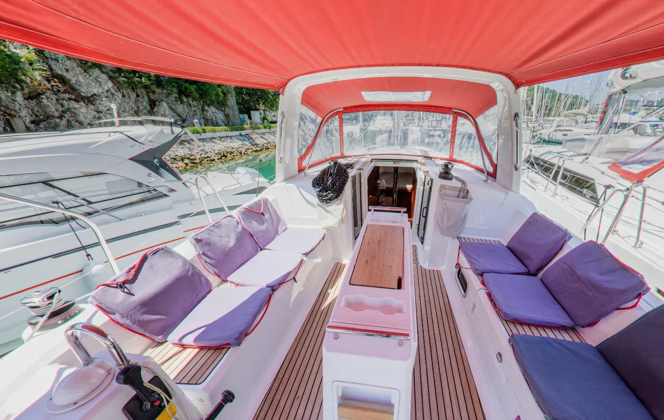 Oceanis 38.1 LUCE — yachtbilde 2