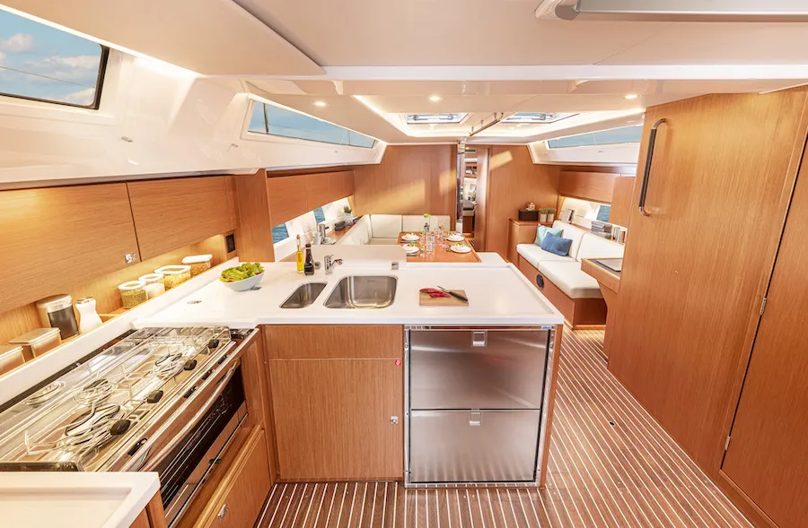 Bavaria C45 Style Libertas — фотография яхты 13