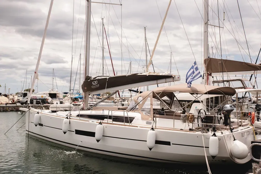 Dufour 520 Grand Large Blue Moon — снимка на яхтата 2