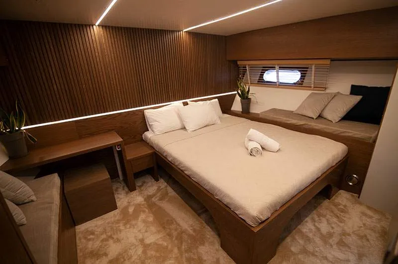 Motoryacht Maiora — yacht photo 2