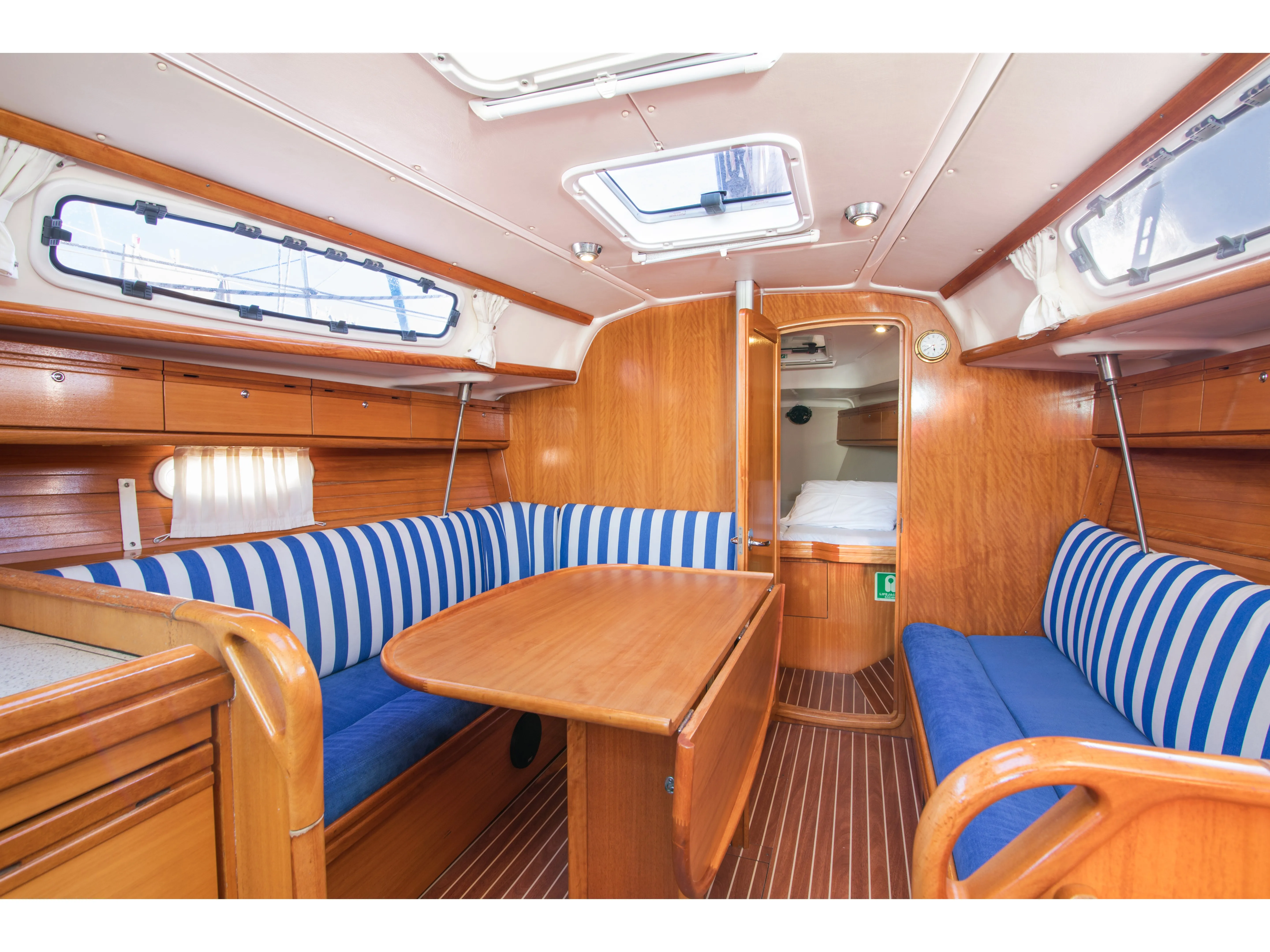 Bavaria 34 Cruiser — jahtikuva 4
