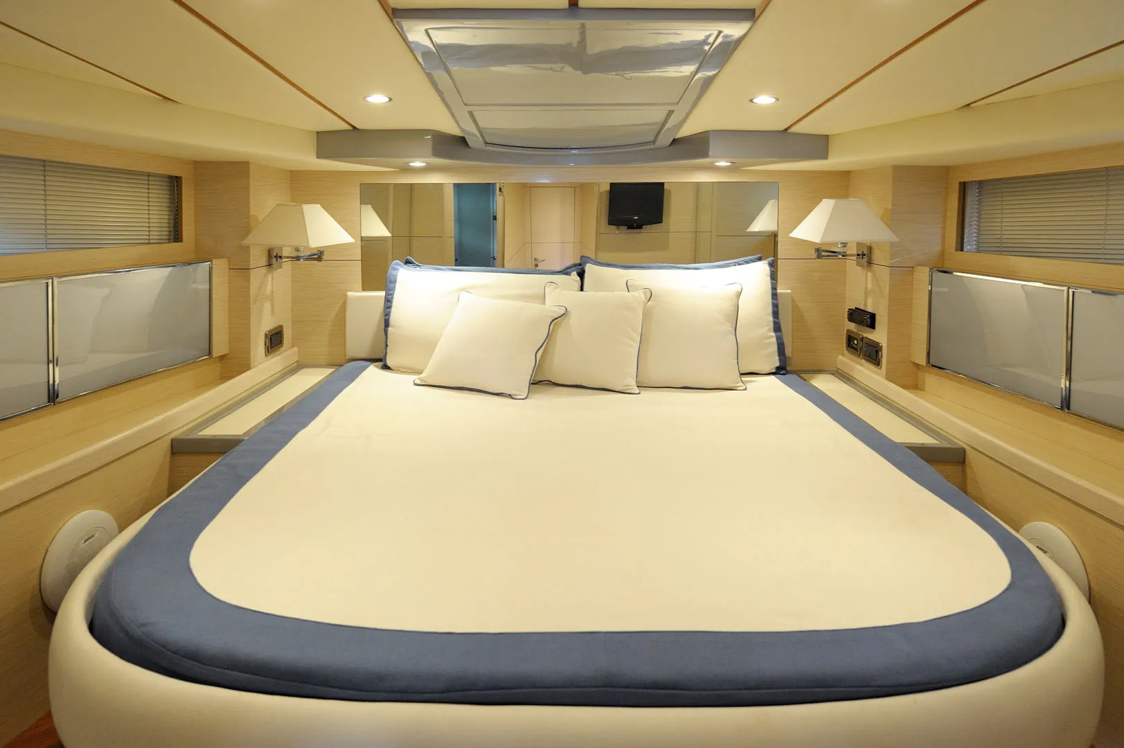 Conam 58S Terry Blue — yacht photo 6