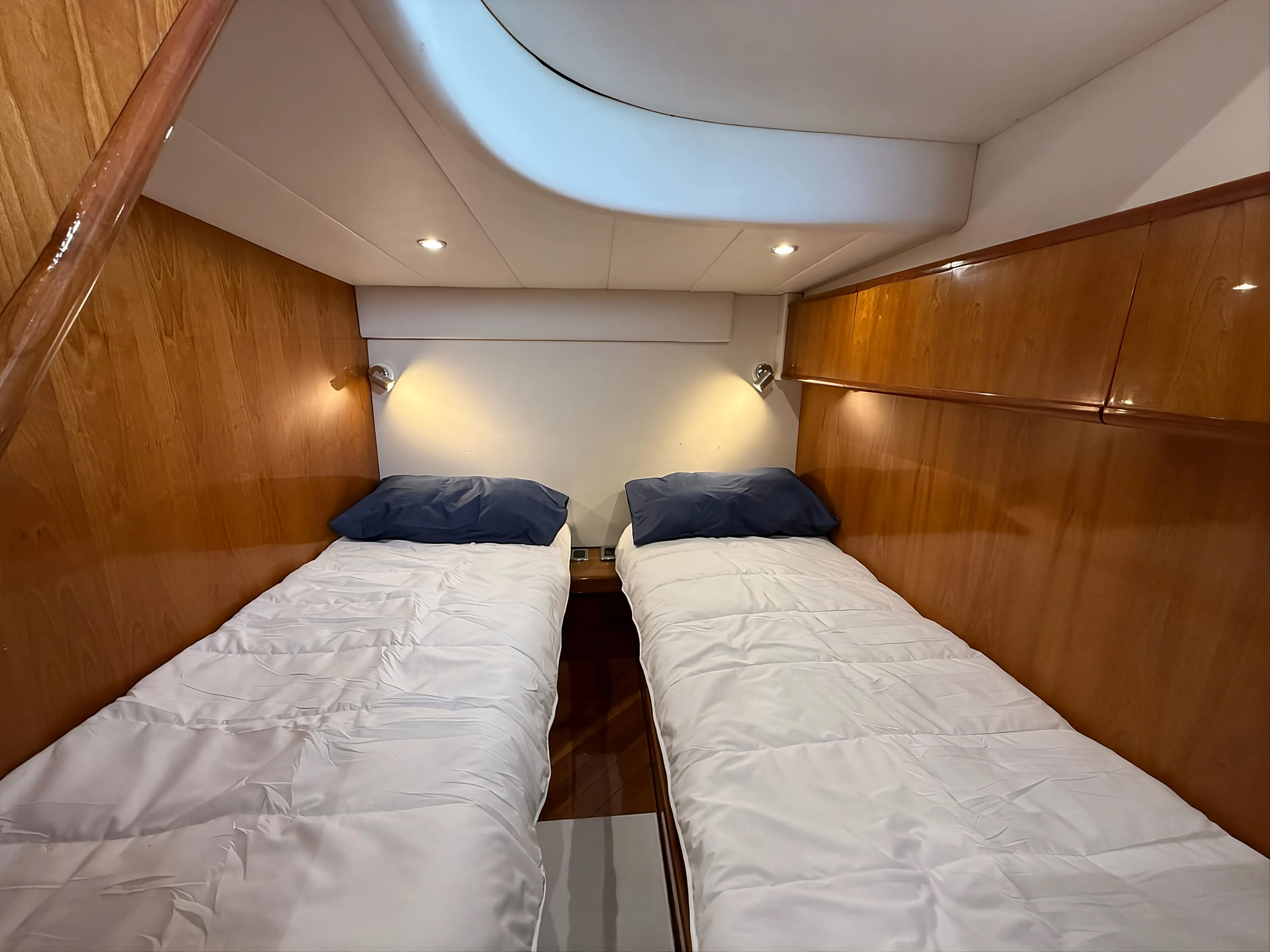 Conam 58S Terry Blue — yacht photo 9
