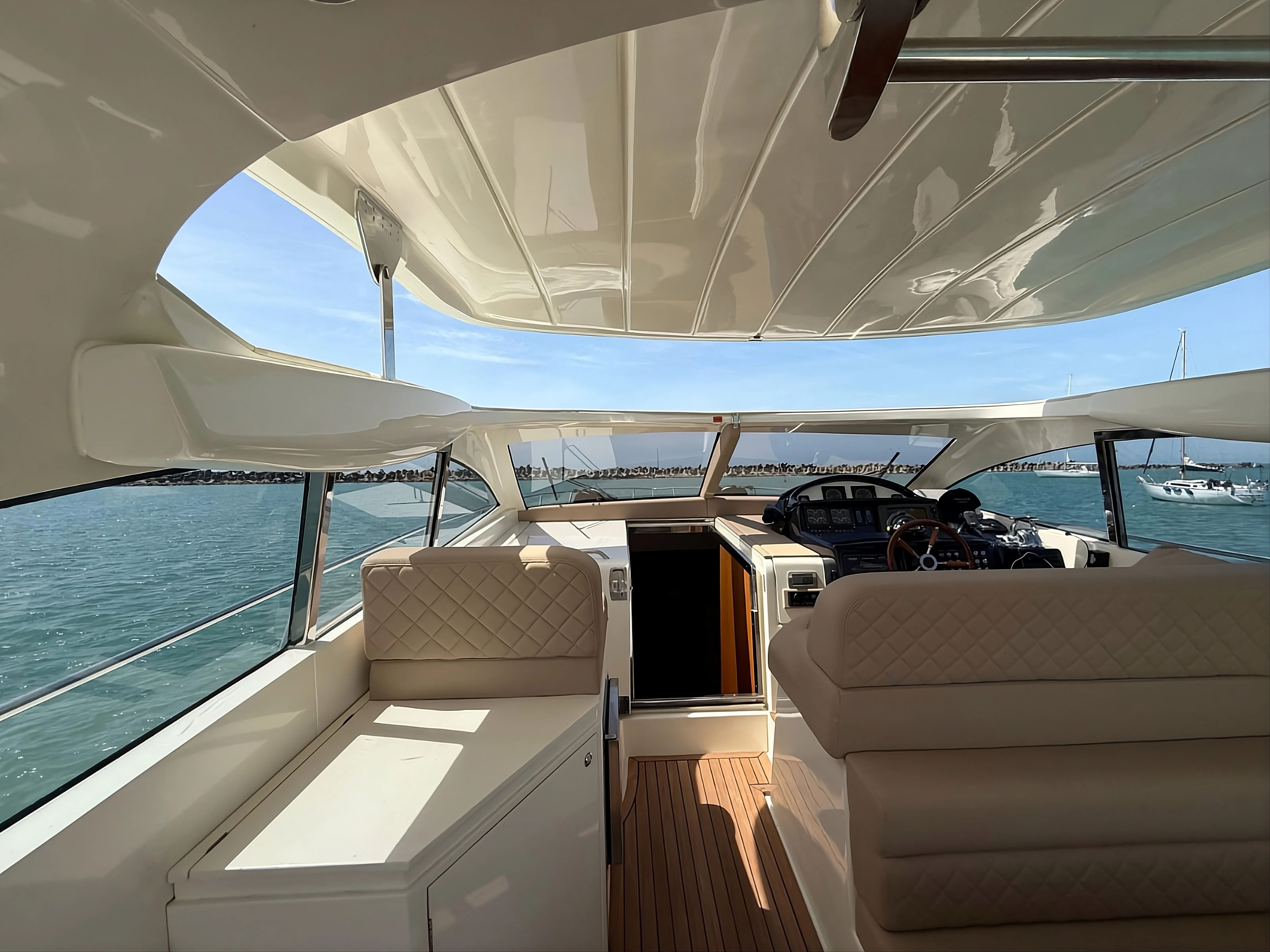 Conam 58S Terry Blue — yacht photo 15