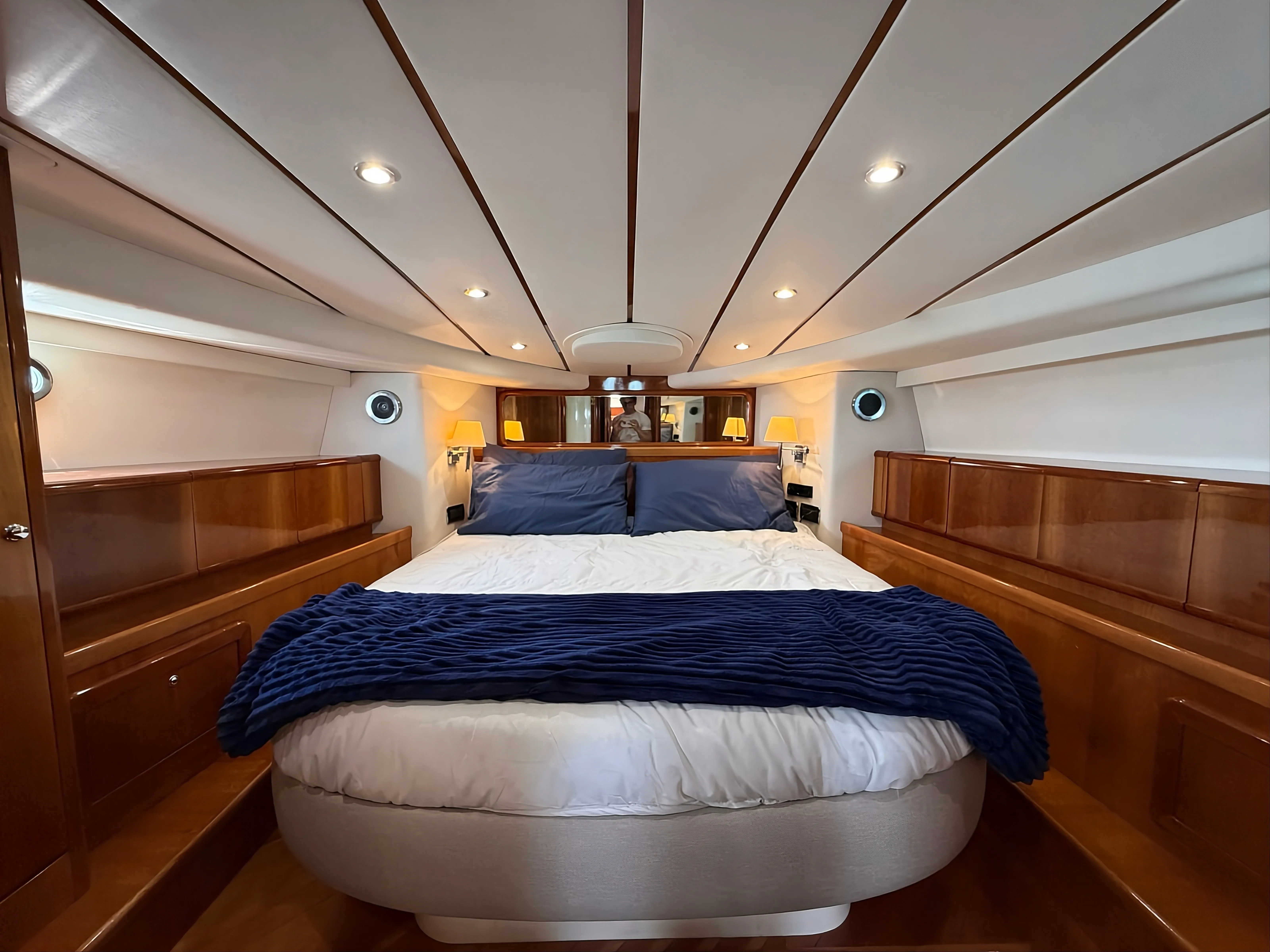 Conam 58S Terry Blue — yacht photo 5
