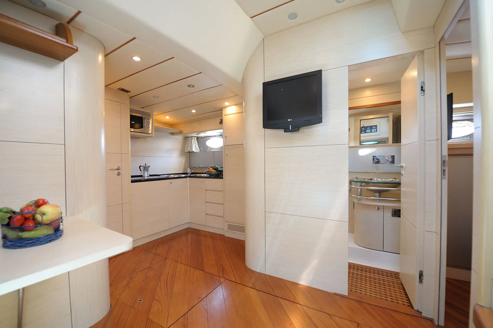 Conam 58S Terry Blue — yacht photo 2