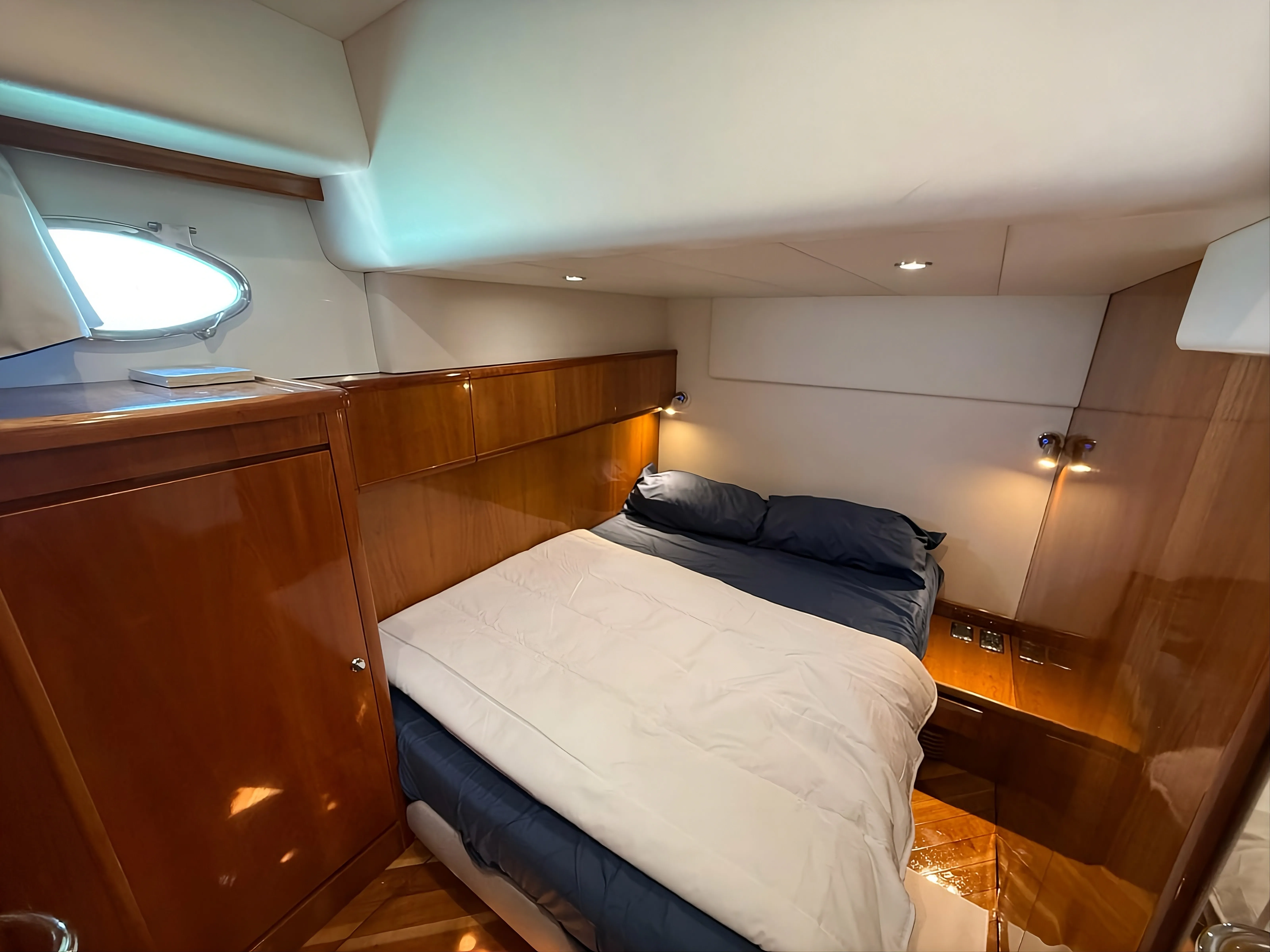 Conam 58S Terry Blue — yacht photo 3
